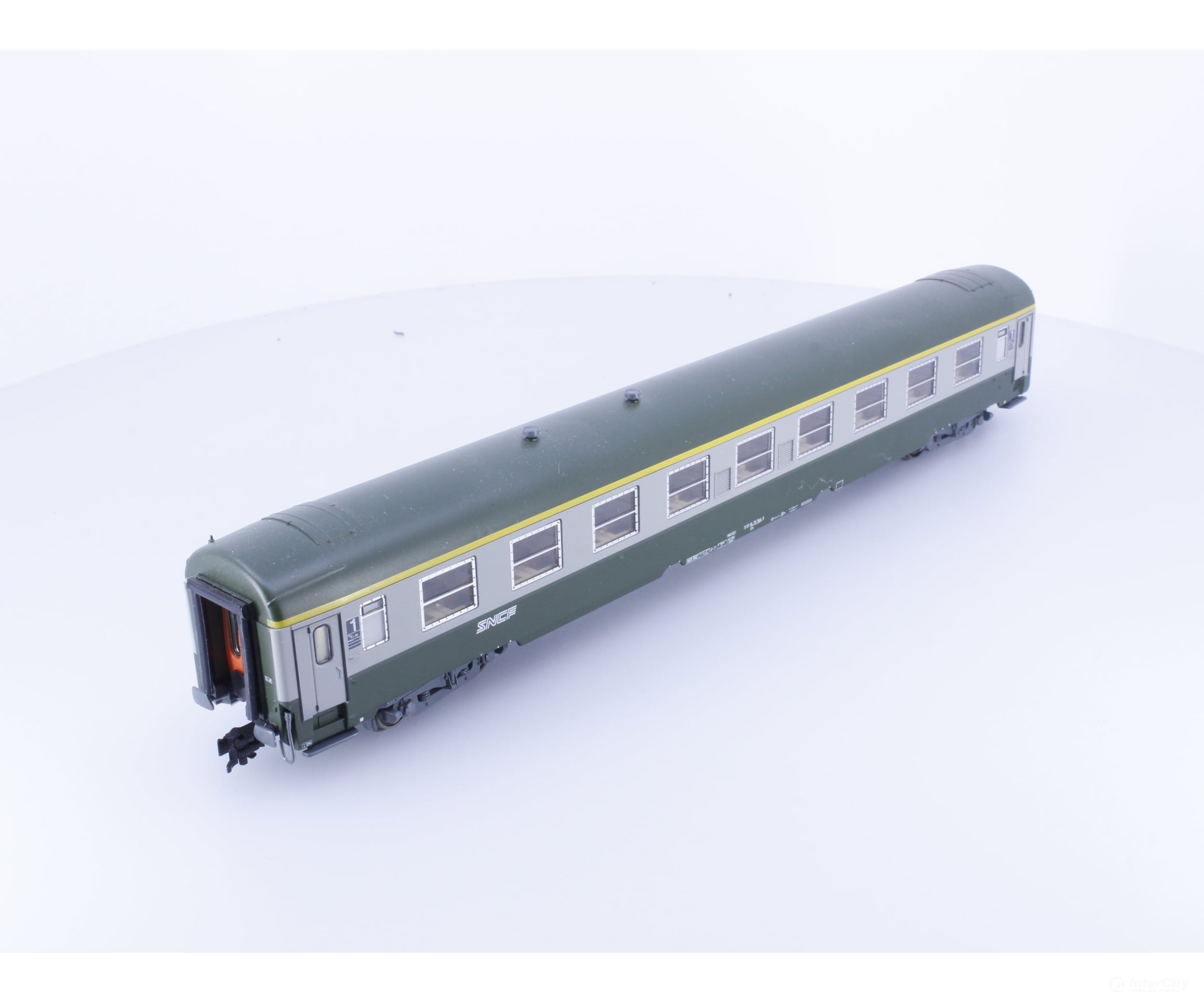 Roco 45200 HO SNCF Personenwagen 1. Kl 364-9 (#2) European Passenger Cars