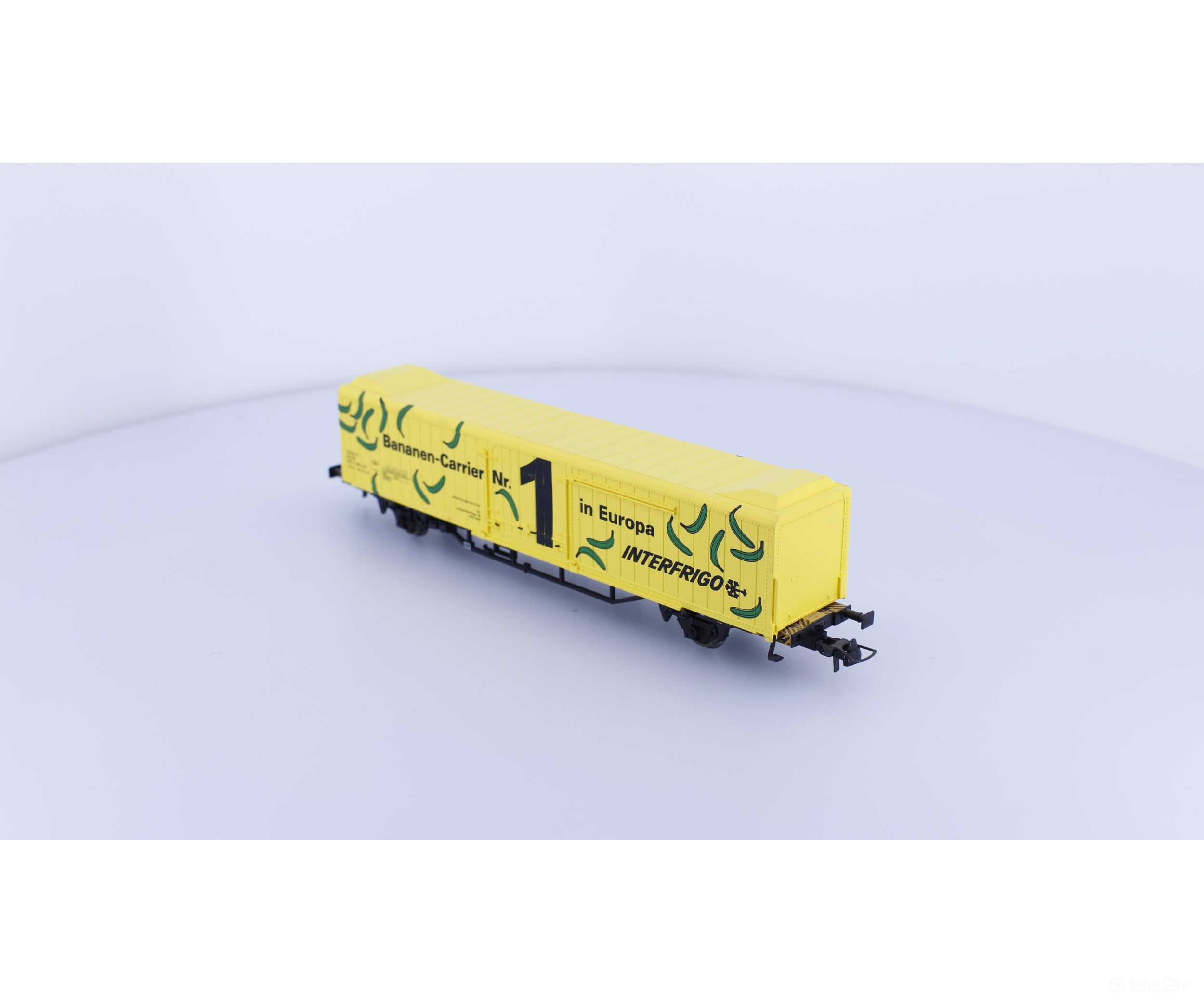 Roco 46881 HO DB 50’ Bananen-Carrier Reefer Car 8259500-0 - European Freight Cars