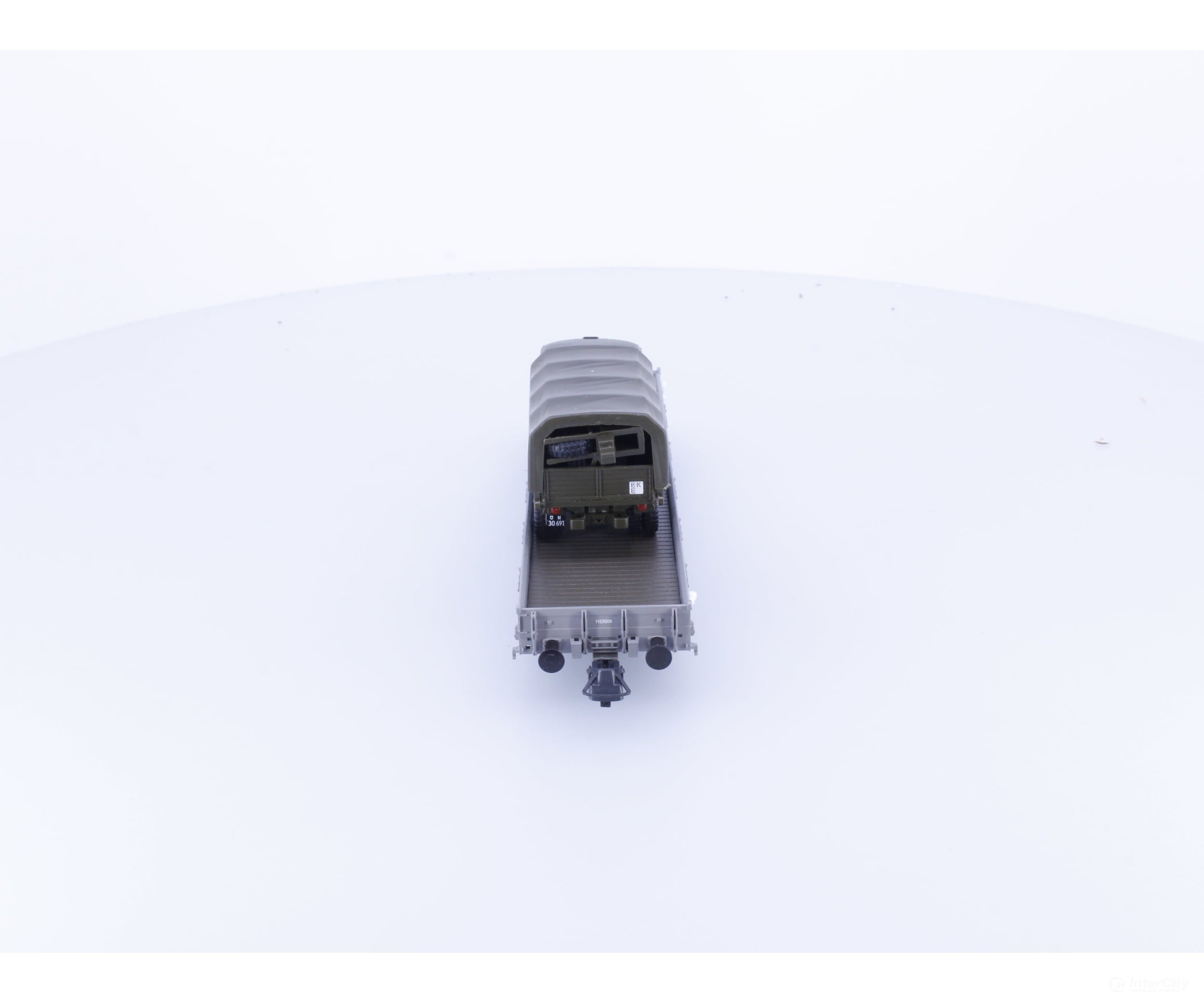 Roco 47792 HO SBB-CFF-FFS Flat Stake Wagon with Military Vehicle 049-5 - European Freight Cars