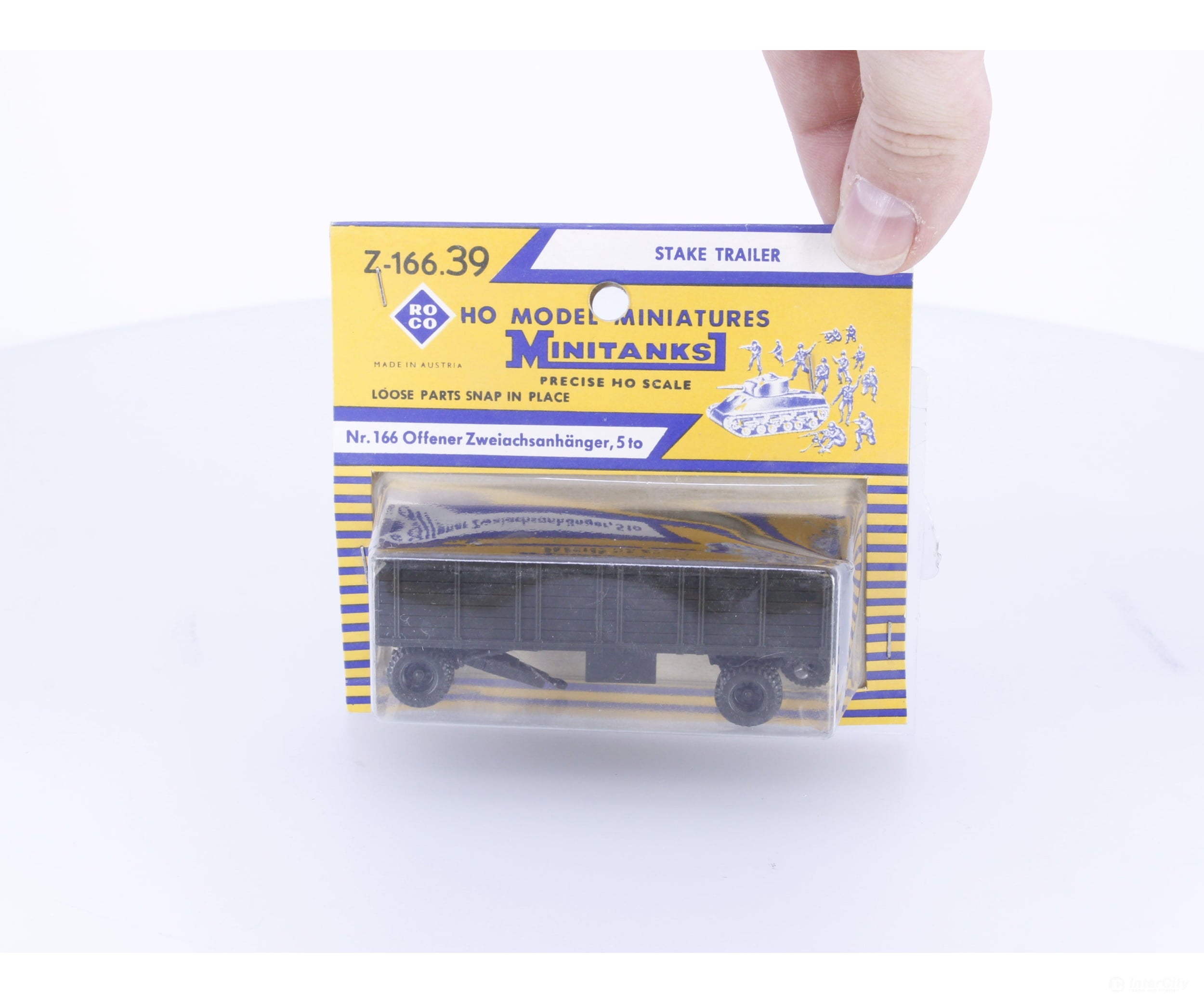 Roco Z-166.39 HO Stake Trailer (#2) - Cars & Trucks