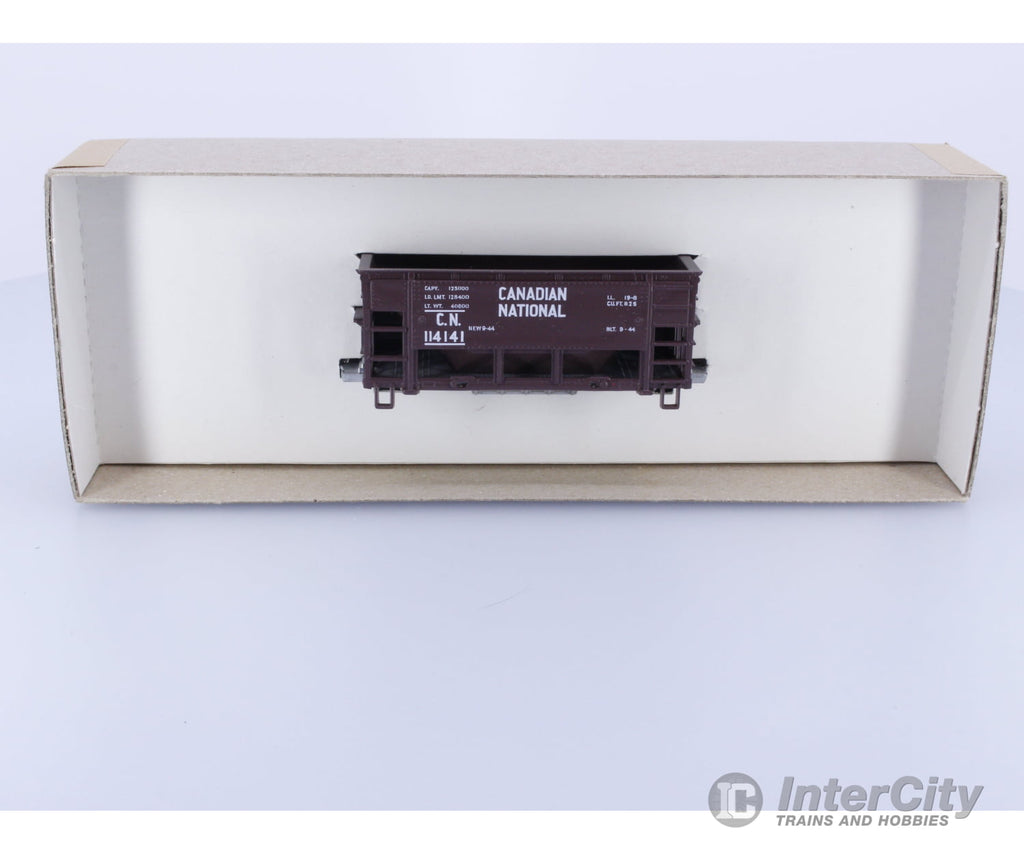 Roundhouse 01422 HO 22’ Ore Car Rectangular Side Canadian National (CN) 114141 Freight Cars