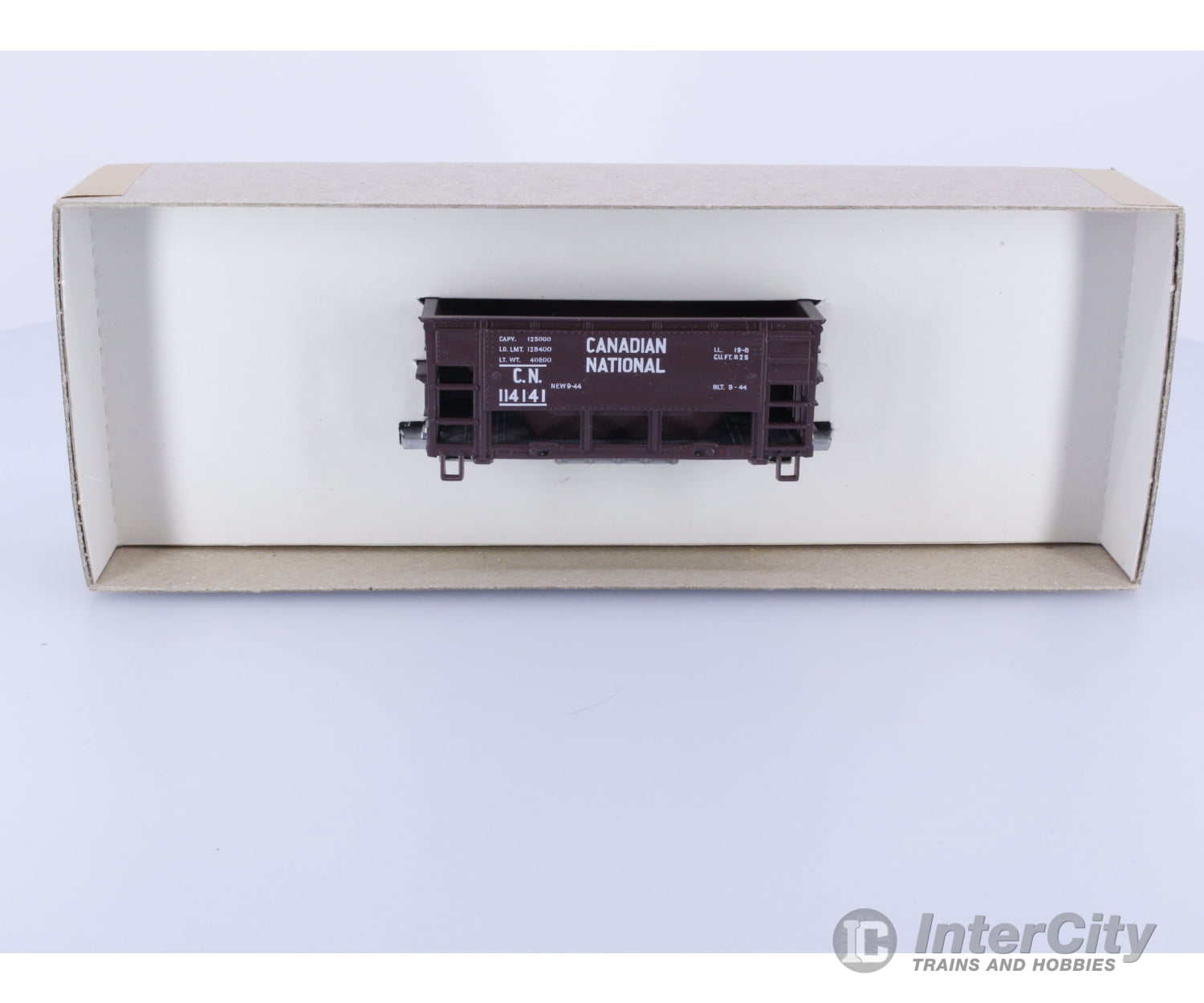 Roundhouse 01422 HO 22’ Ore Car Rectangular Side Canadian National (CN) 114141 Freight Cars