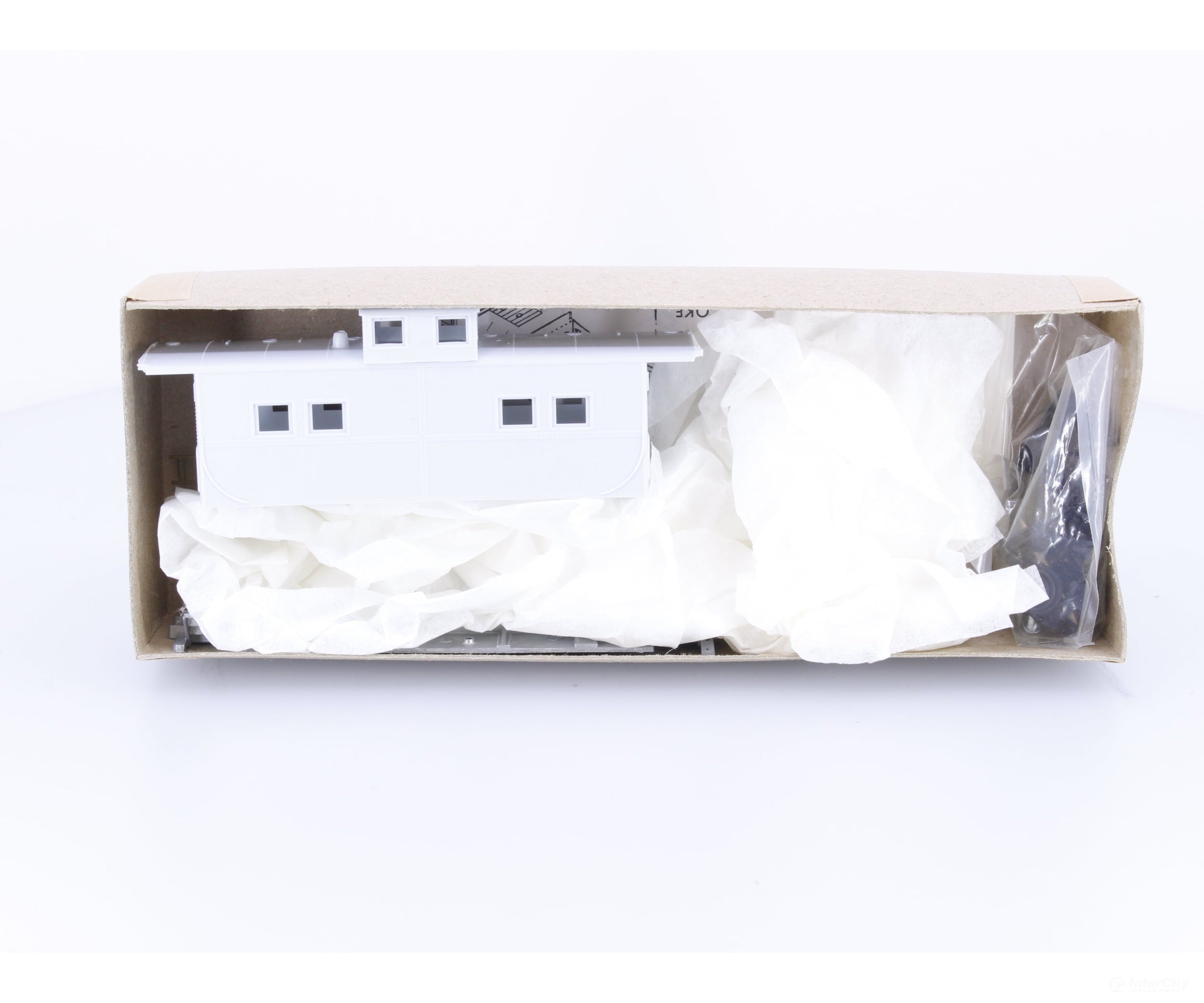 Roundhouse 03560 HO Northeastern Caboose Kit Undecorated - Freight Cars