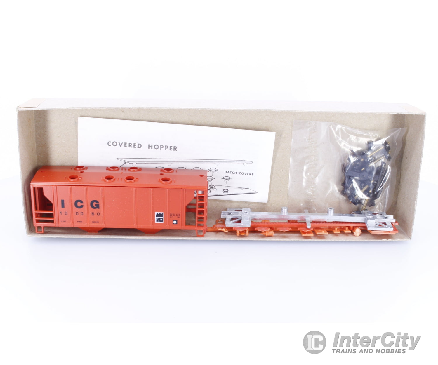 Roundhouse 07952 HO 34’ Two Bay Covered Hopper Illinois Central Gulf 100060 Freight Cars