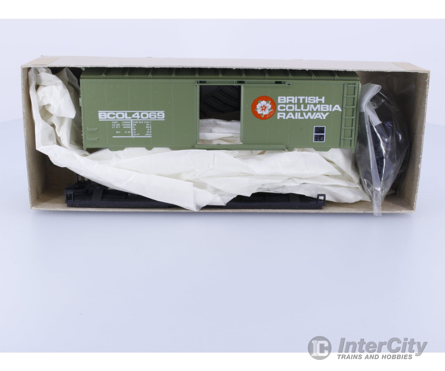 Roundhouse 1064 HO 40’ Box Car Kit British Columbia Railway (BCOL) 4069 Freight Cars