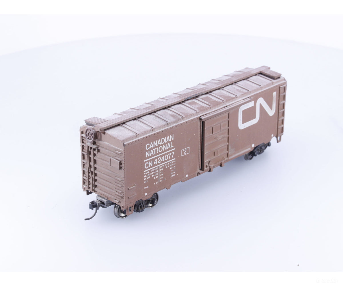 Roundhouse 1066 HO 40’ Box Car Kit Built Canadian National (CN) 424077 - Freight Cars