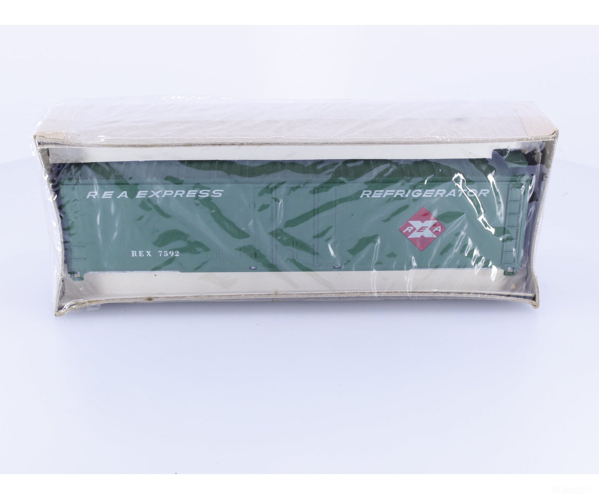 Roundhouse 1261 HO 50’ Plug Door Boxcar Kit Railway Express Agency (REX) 7592 - Freight Cars