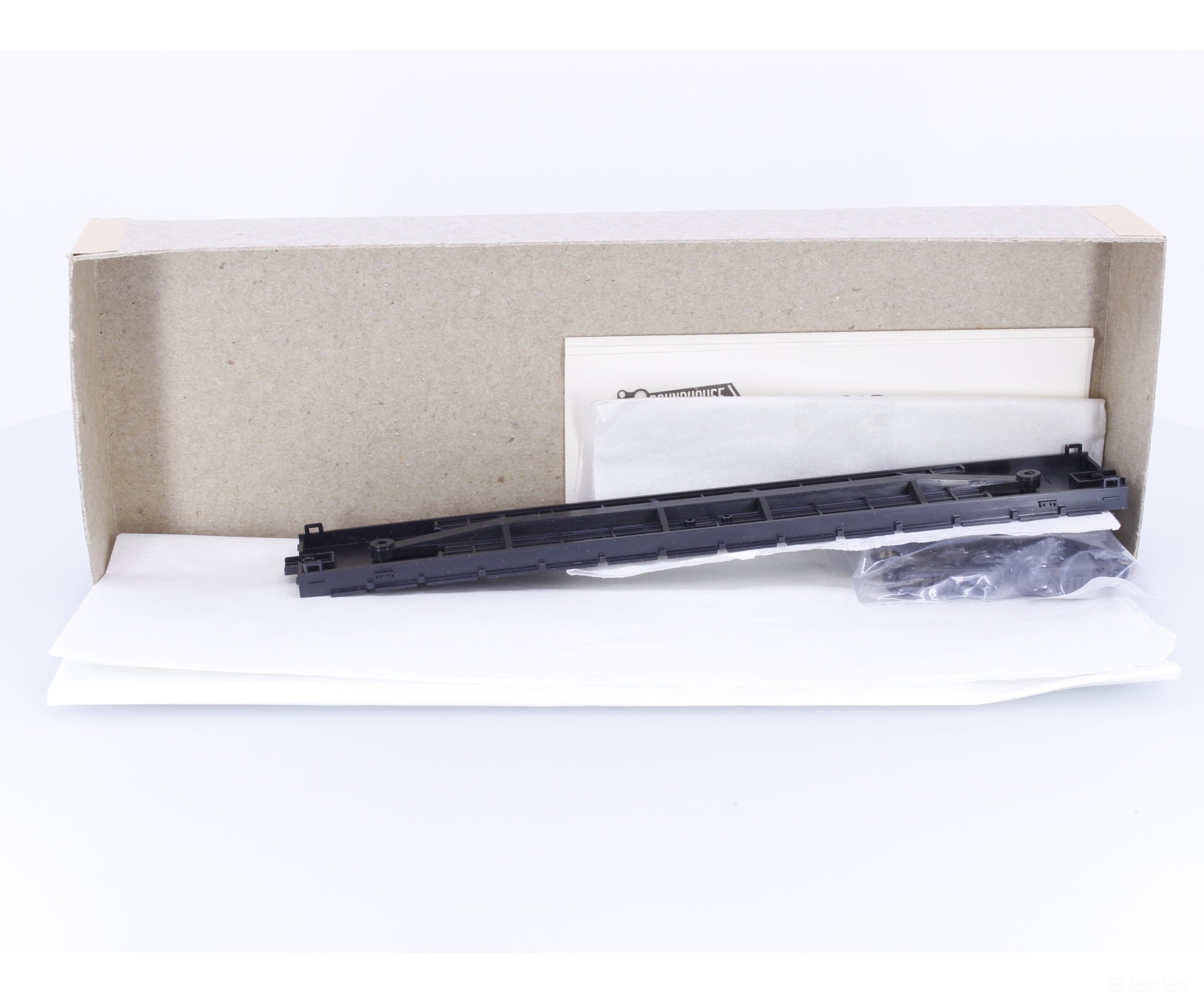 Roundhouse 1280 HO 60’ Flatcar Kit #11 Undecorated - Freight Cars