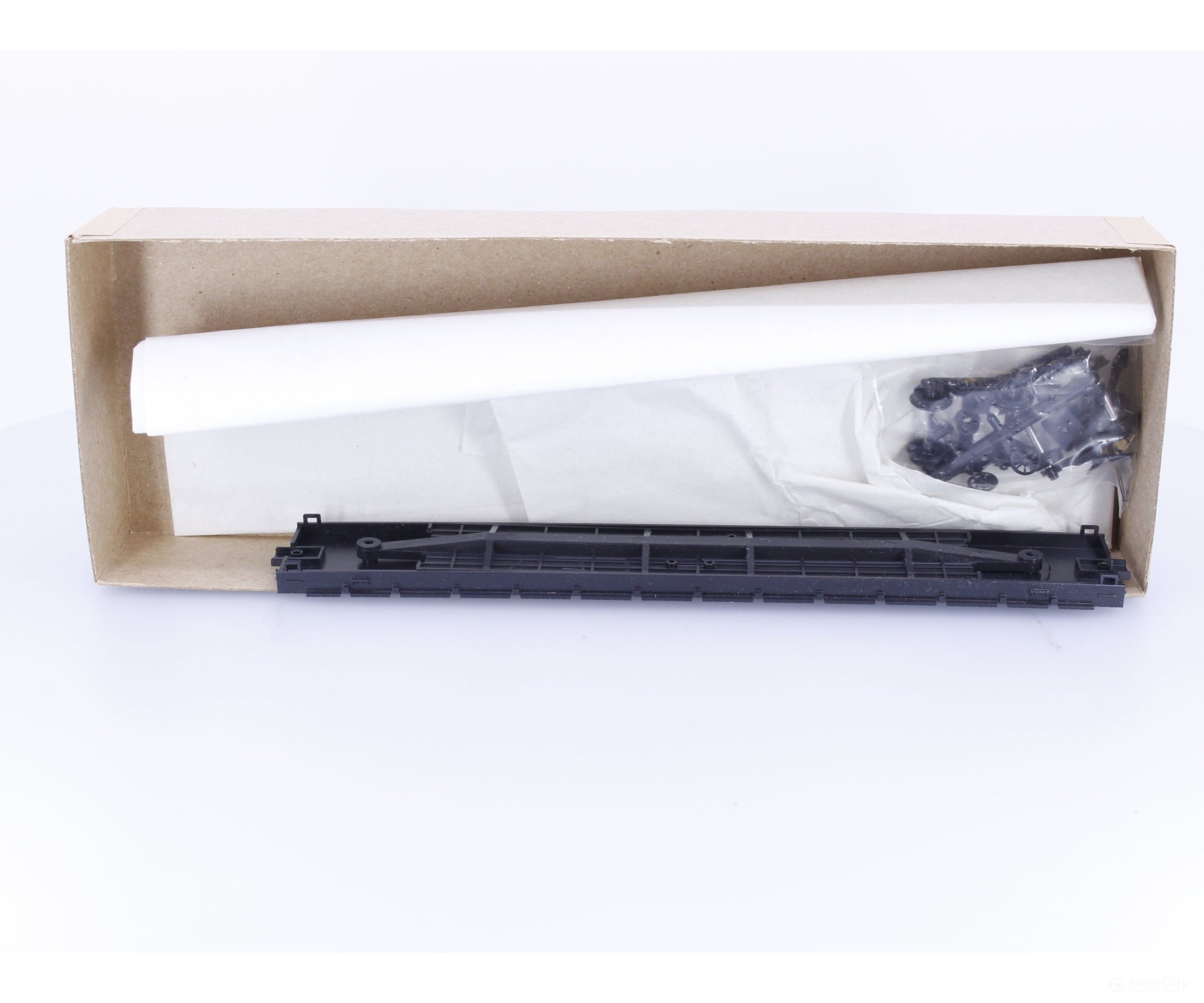 Roundhouse 1280 HO 60’ Flatcar Kit #12 Undecorated - Freight Cars