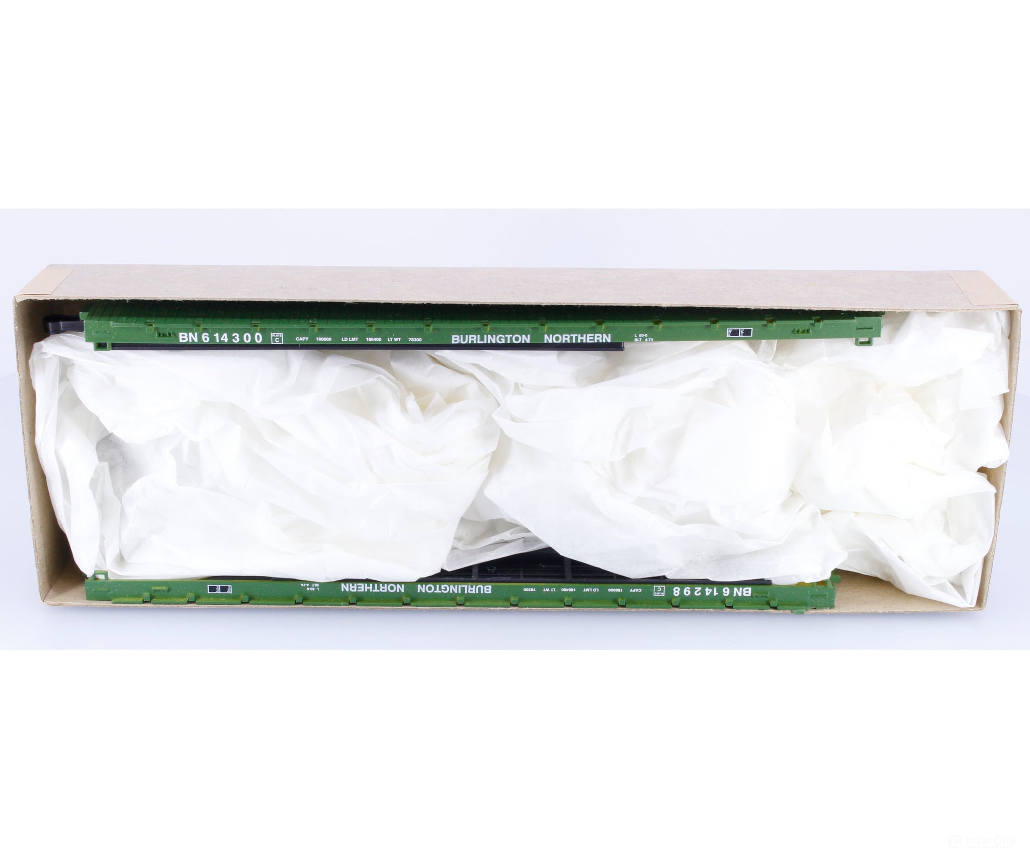 Roundhouse 12800 HO 60’ Flat Car Kit 2 Pack Burlington Northern (BN) 614300/614298 - Freight Cars
