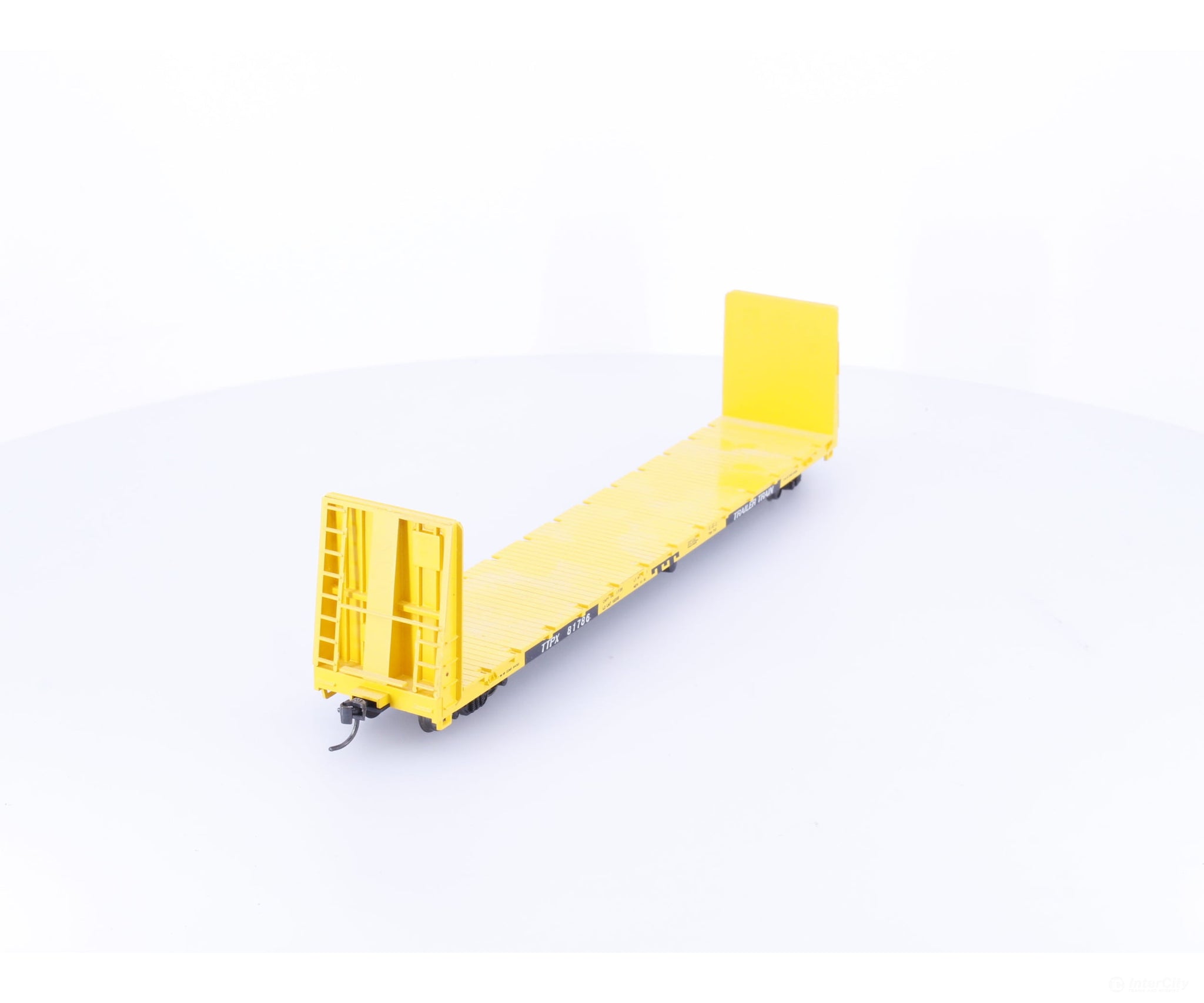 Roundhouse 1301 HO 60’ Bulkhead Flat Car (TTPX) Trailer Train TTX Corp. (TTX) 81786 - Freight Cars