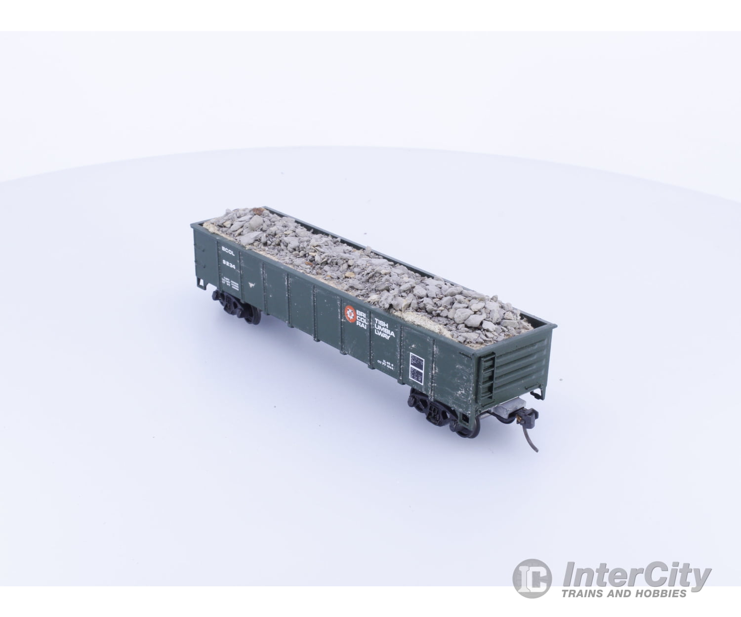 Roundhouse 1356 HO 40’ Gondola with Load #2 BC Rail (BCOL) 9234 Freight Cars