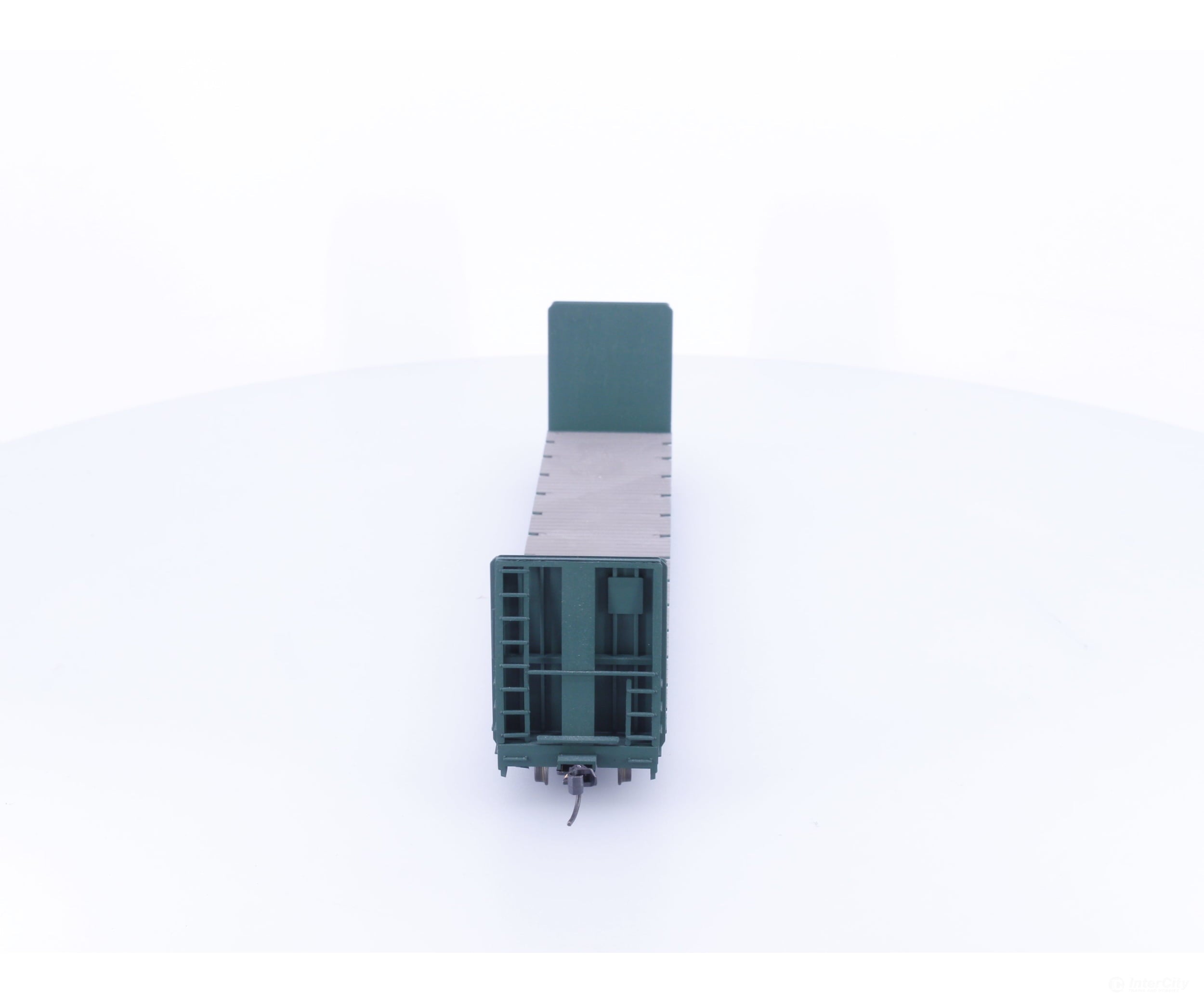 Roundhouse 1402 HO 60’ Bulkhead Flat Car Undecorated 1402 - Freight Cars