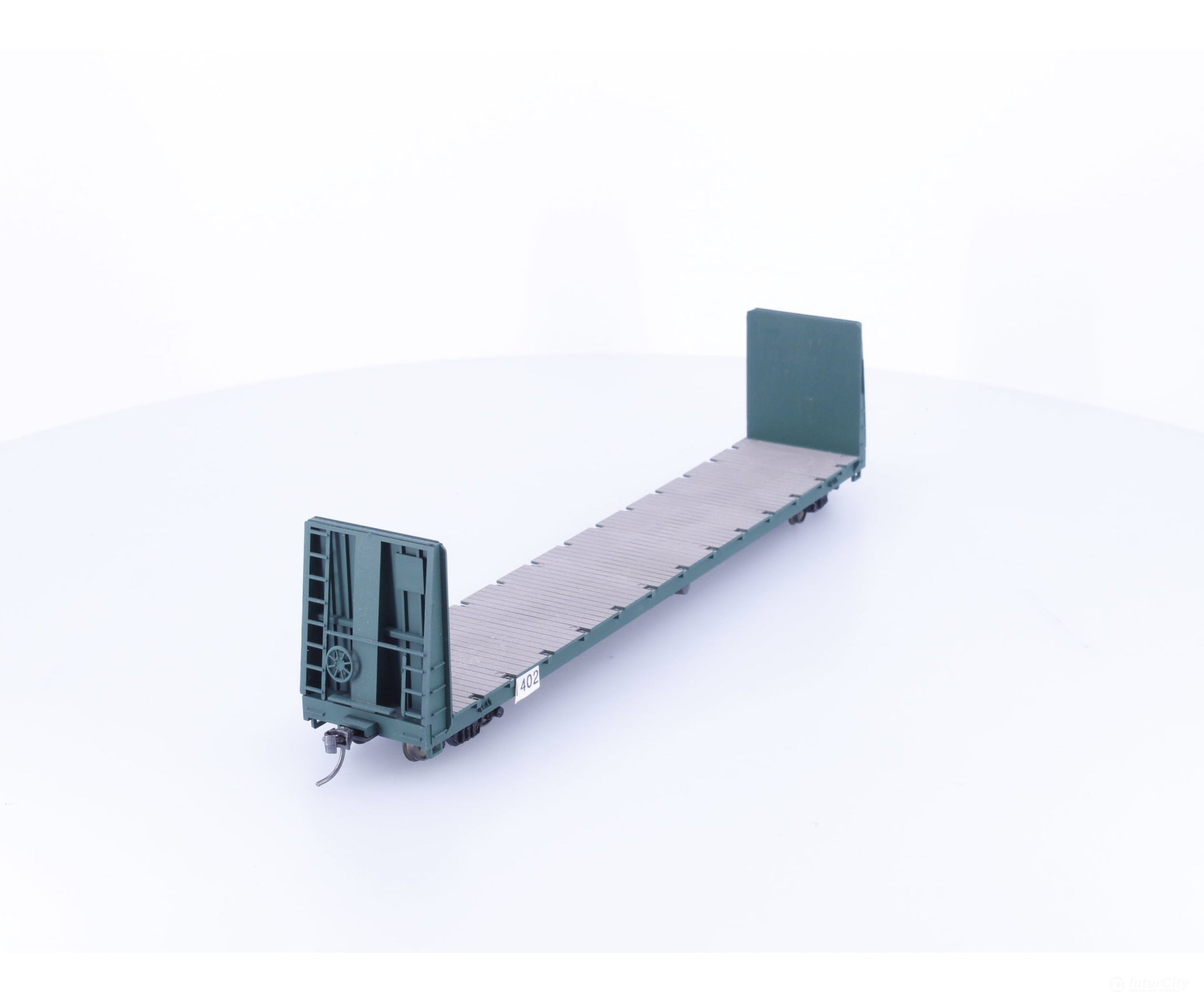 Roundhouse 1402 HO 60’ Bulkhead Flat Car Undecorated 1402 - Freight Cars
