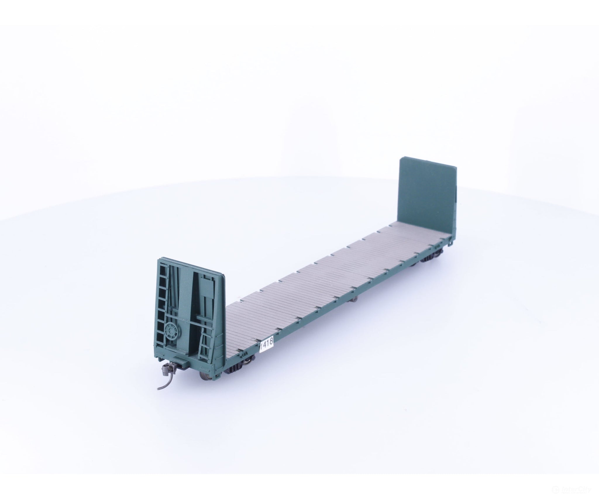 Roundhouse 1418 HO 60’ Bulkhead Flat Car Undecorated 1418 - Freight Cars