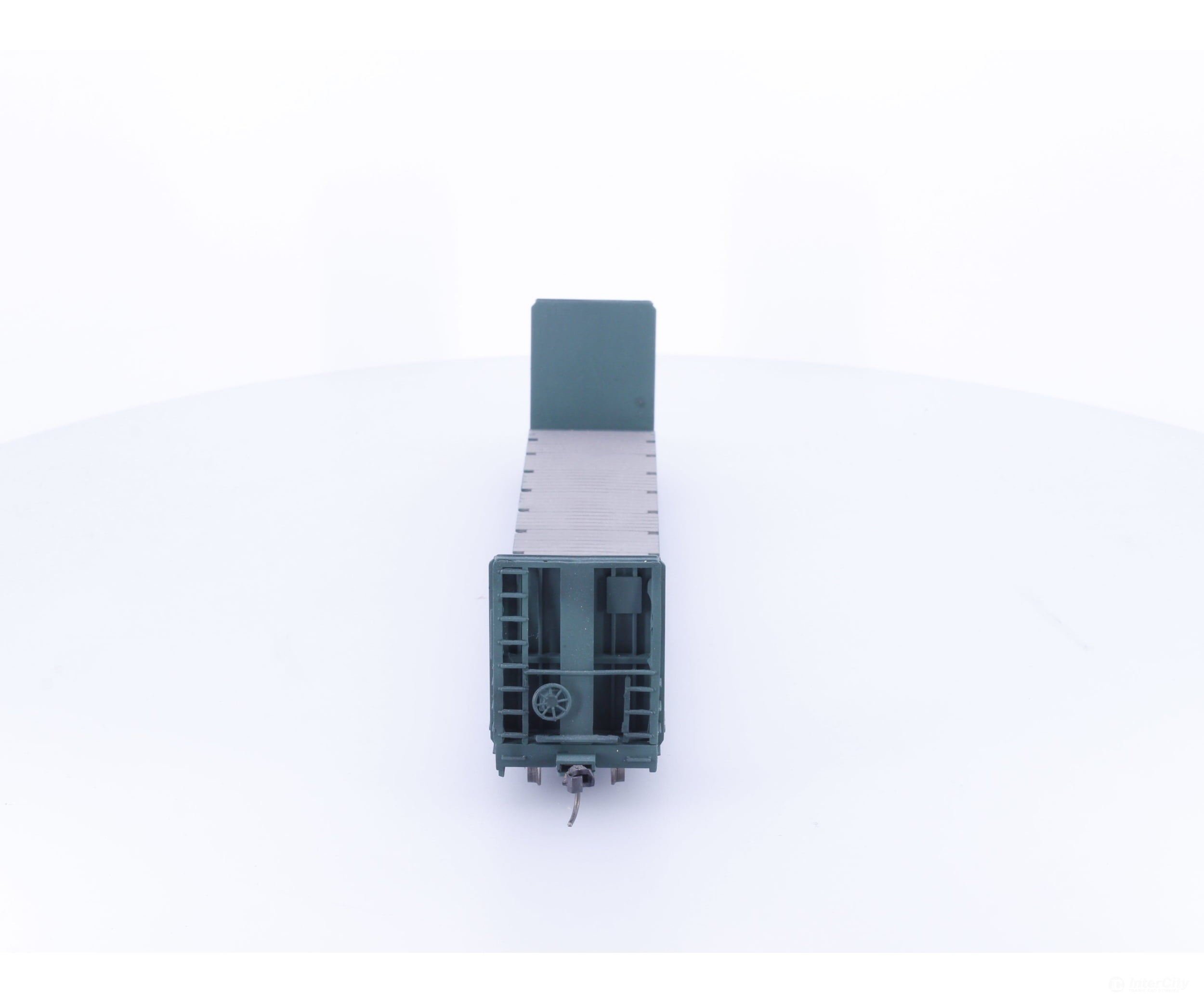 Roundhouse 1426 HO 60’ Bulkhead Flat Car Undecorated 1426 - Freight Cars