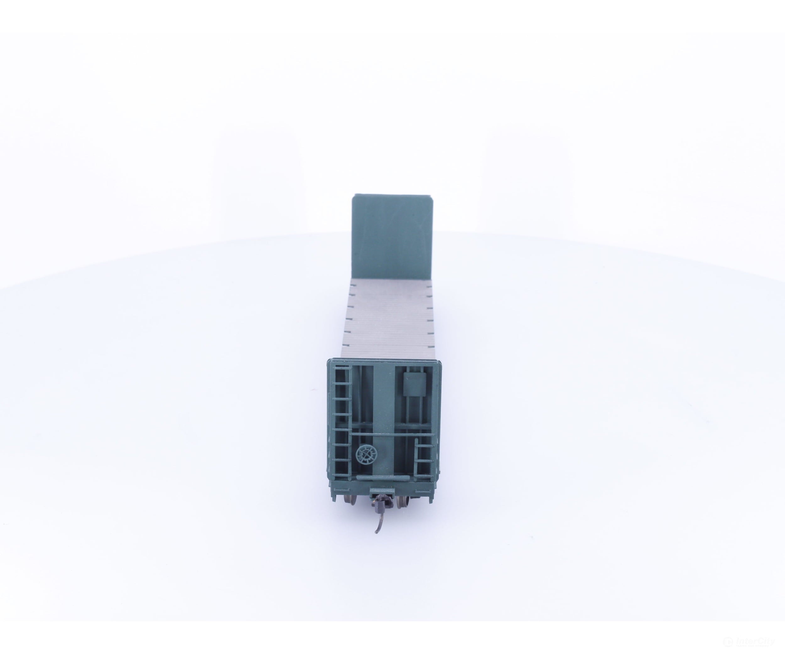 Roundhouse 1437 HO 60’ Bulkhead Flat Car Undecorated 1437 - Freight Cars