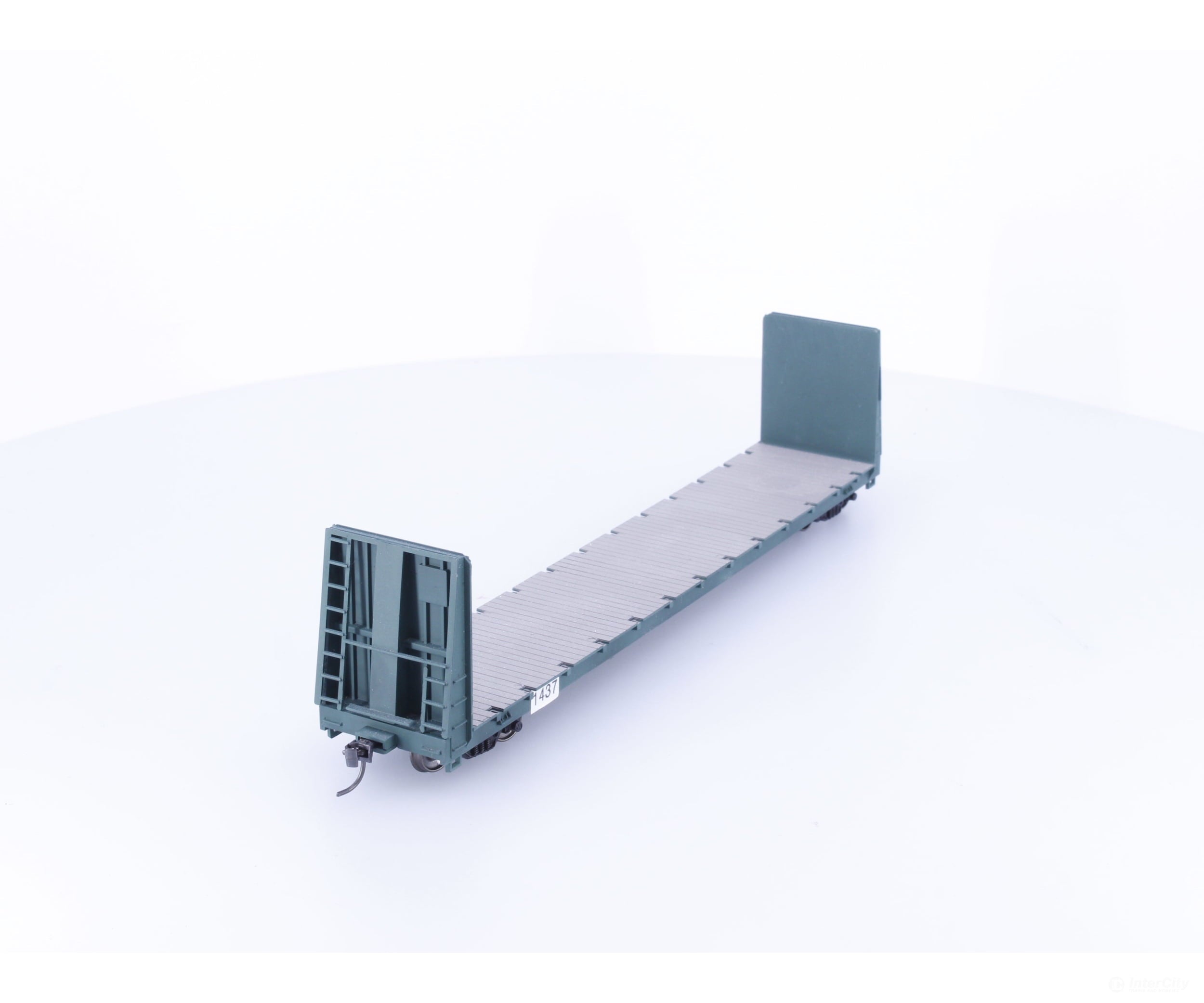 Roundhouse 1437 HO 60’ Bulkhead Flat Car Undecorated 1437 - Freight Cars