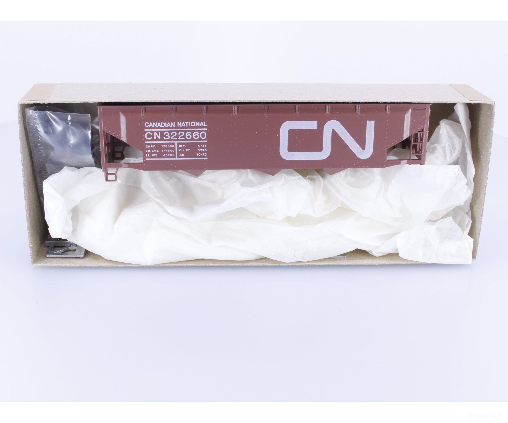 Roundhouse 1617 HO 3 Bay Hopper Kit Canadian National (CN) 322660 (#2) Freight Cars