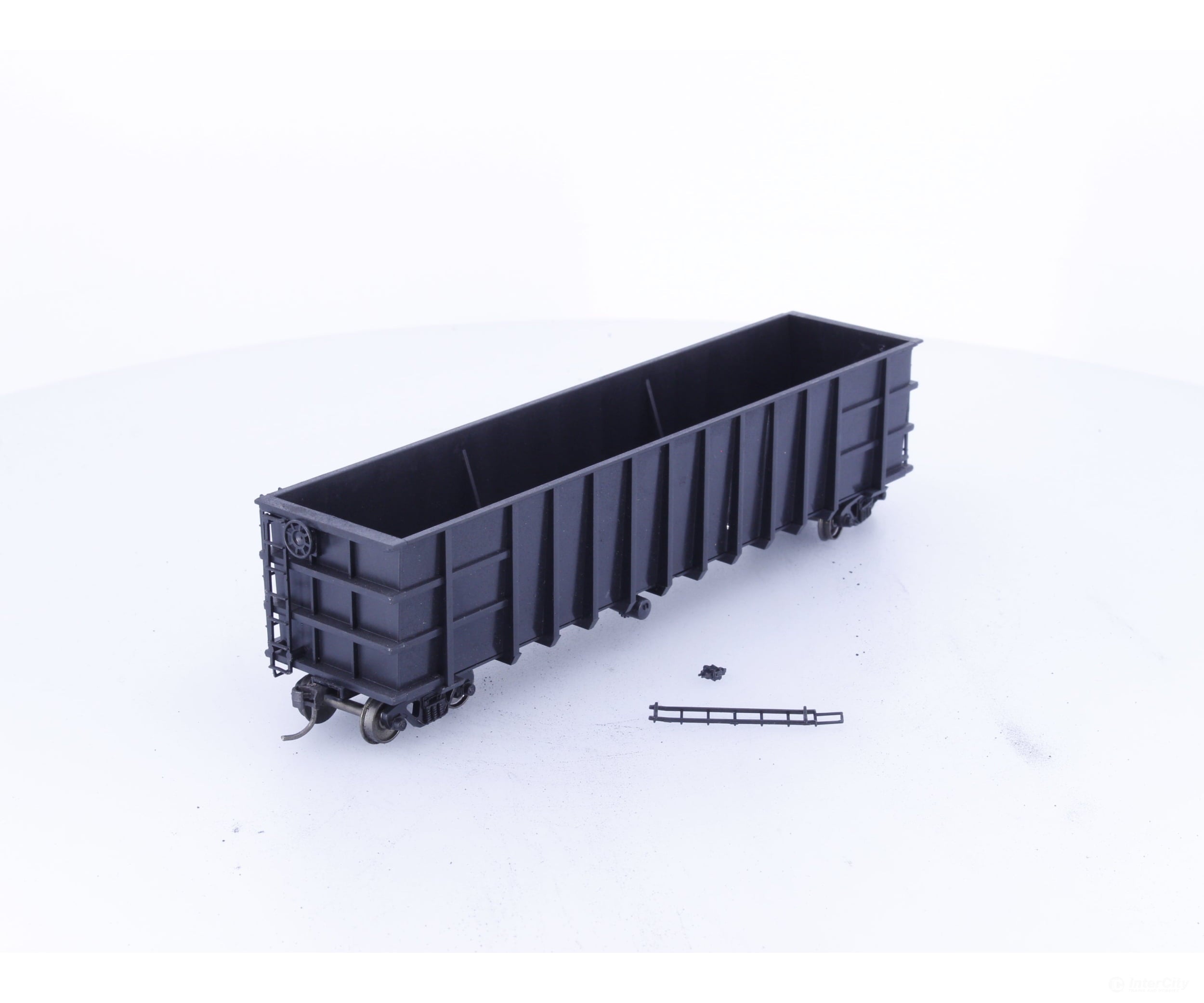 Roundhouse 1640 HO 50’ Thrall Gondola Undecorated #62 - Freight Cars