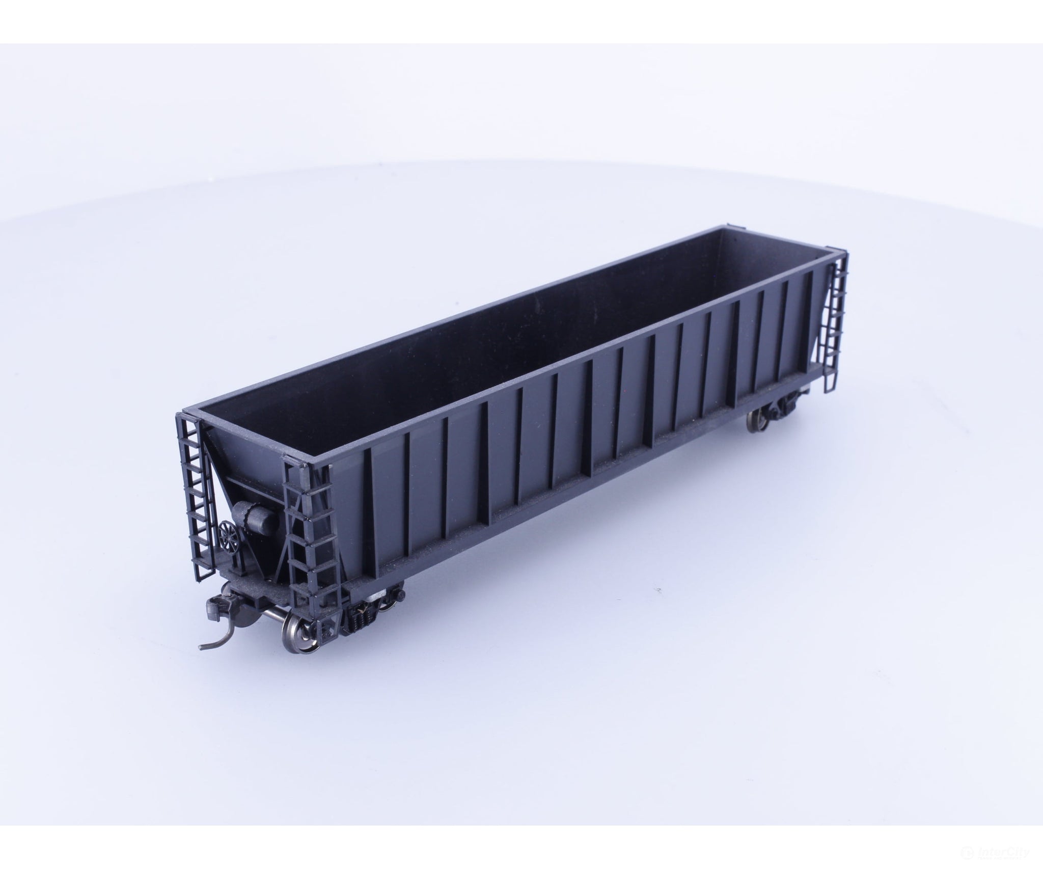 Roundhouse 1660 HO 50’ Bathtub Gondola #31 Undecorated - Freight Cars