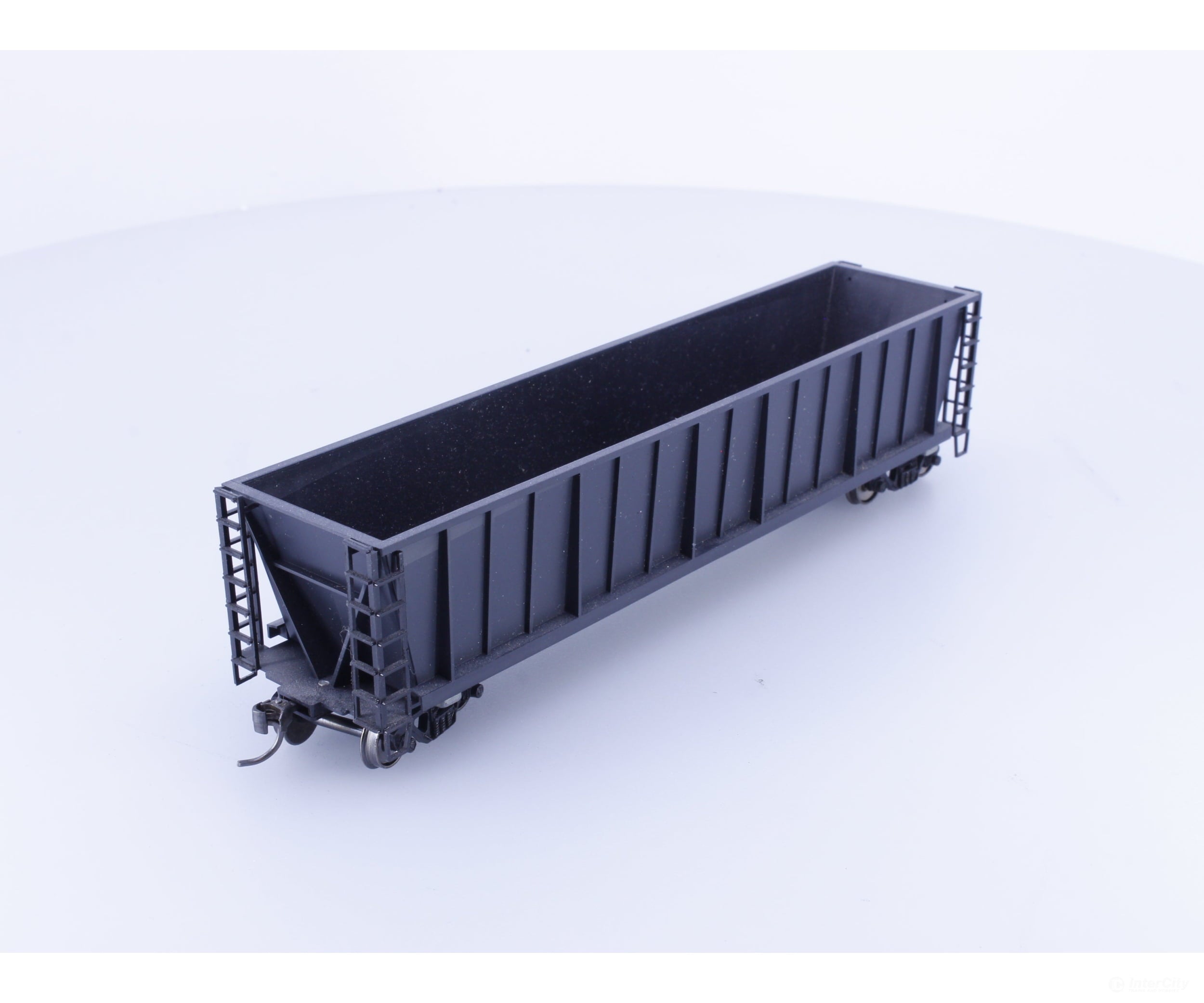 Roundhouse 1660 HO 50’ Bathtub Gondola #32 Undecorated - Freight Cars
