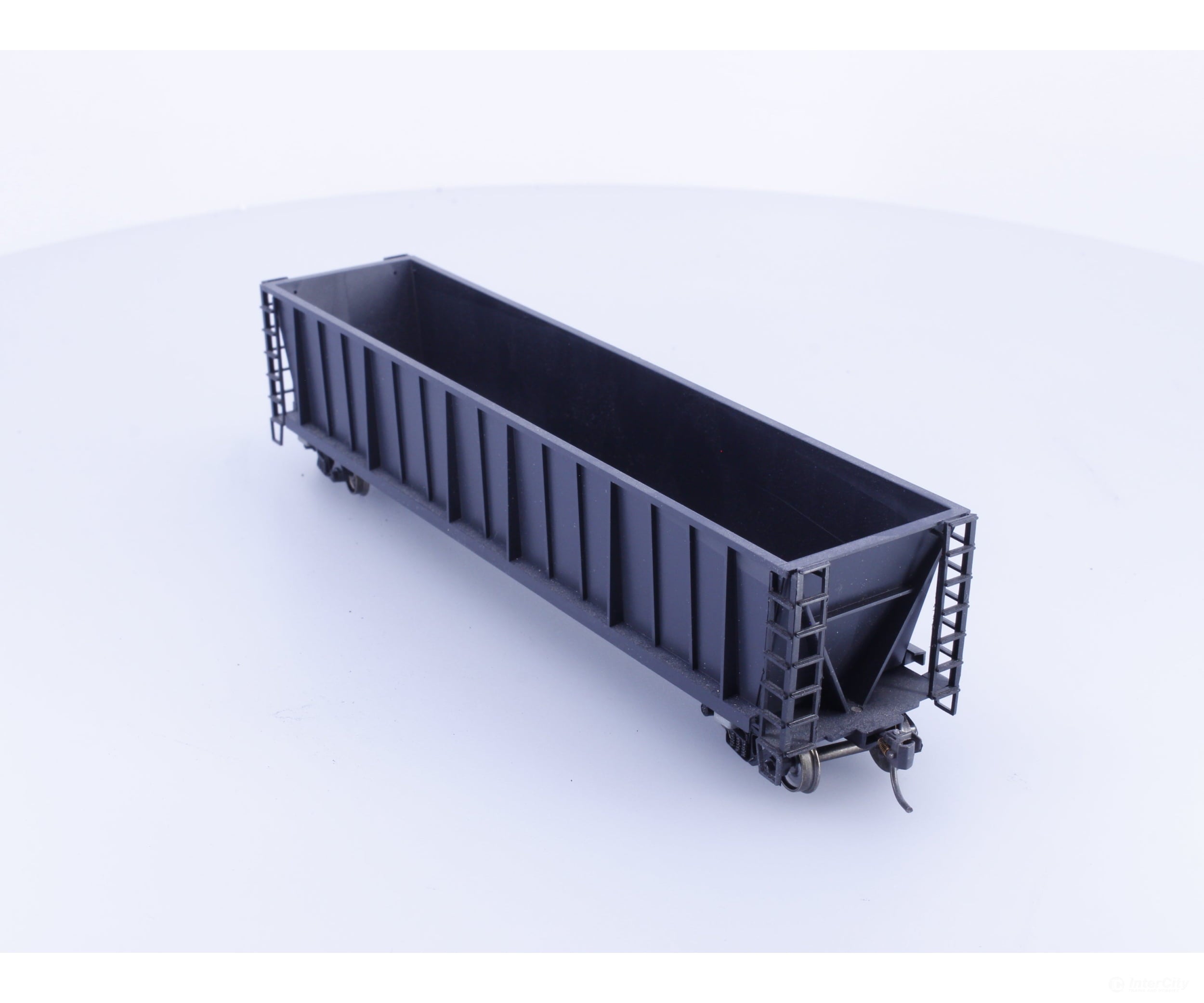 Roundhouse 1660 HO 50’ Bathtub Gondola #33 Undecorated - Freight Cars
