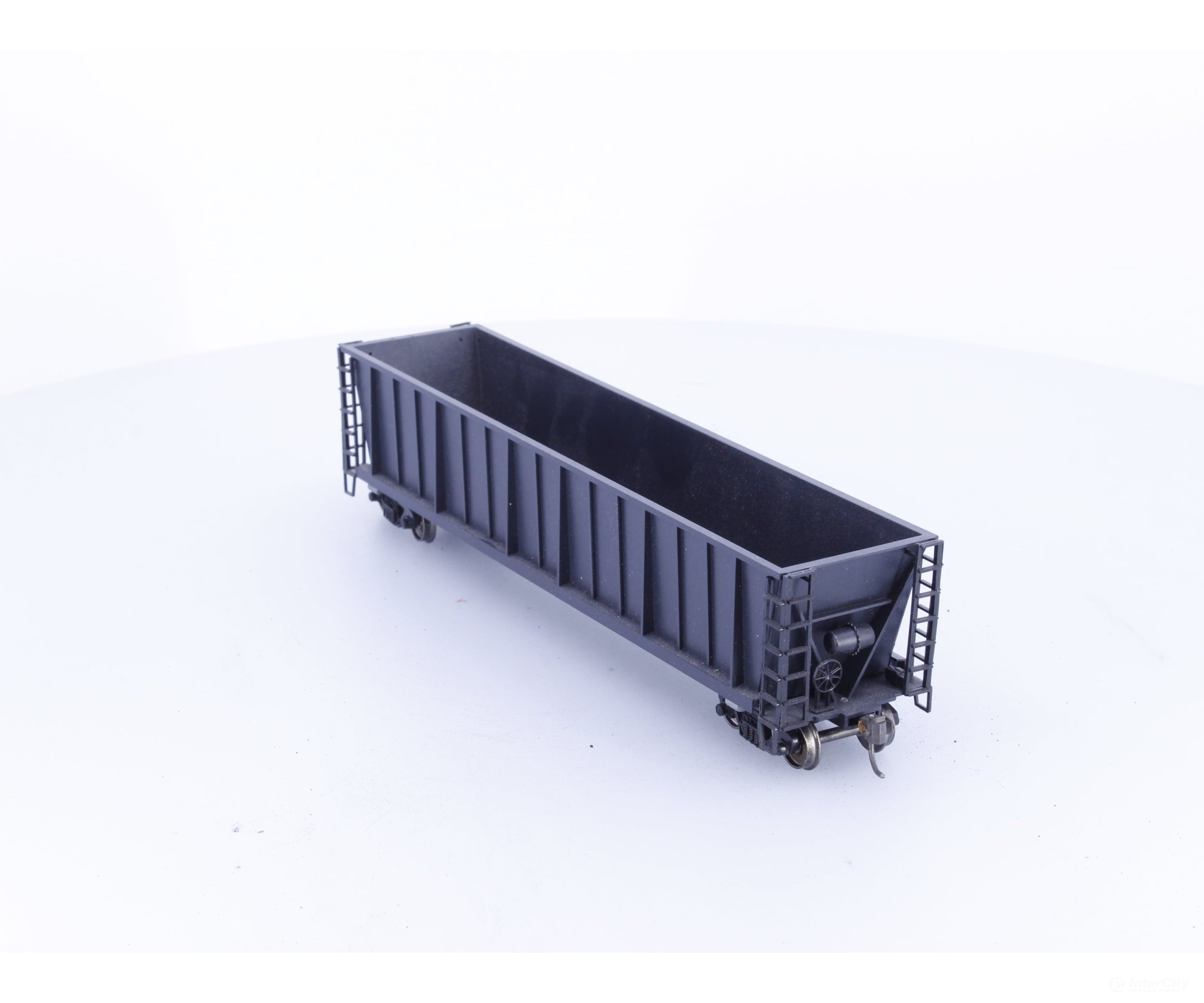 Roundhouse 1660 HO 50’ Bathtub Gondola #45 Undecorated - Freight Cars
