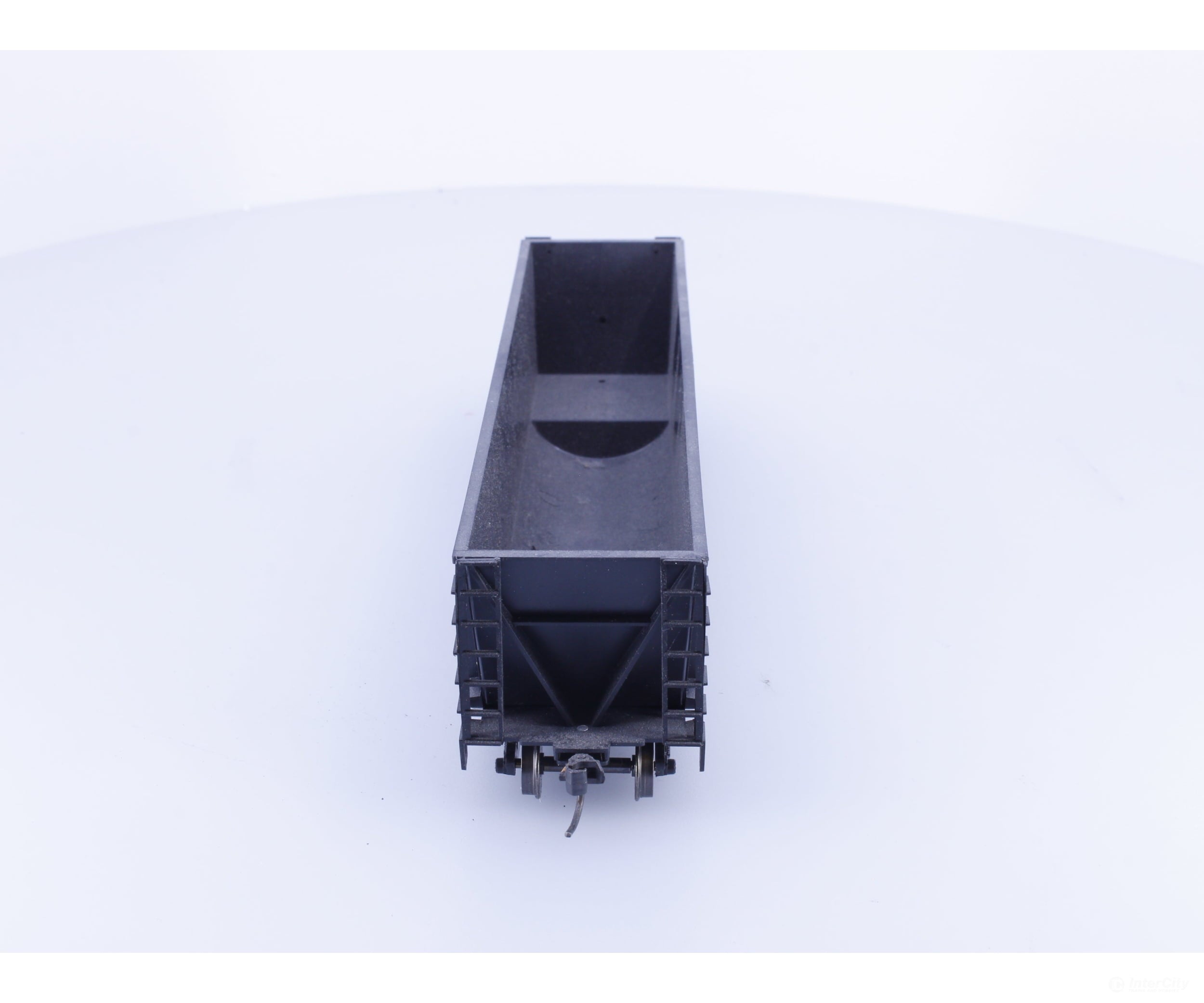 Roundhouse 1660 HO 50’ Bathtub Gondola #8 Undecorated - Freight Cars