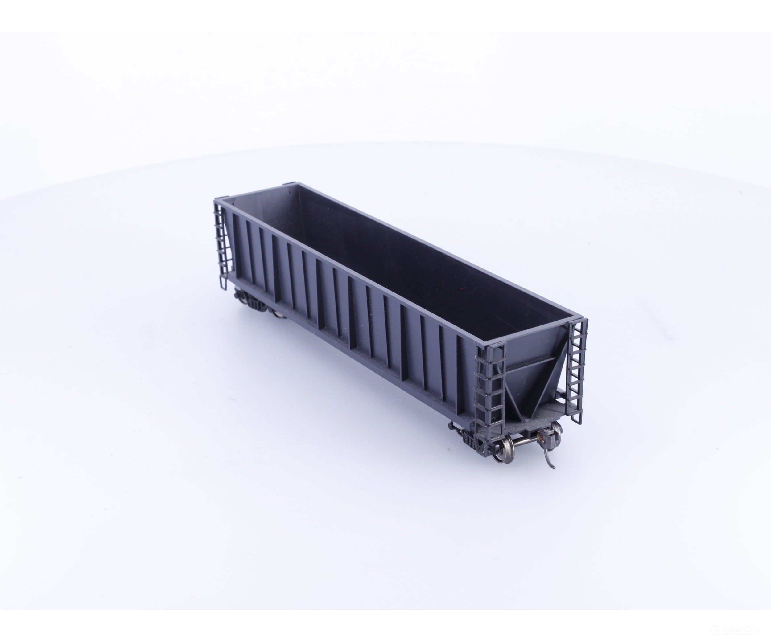 Roundhouse 1660 HO 50’ Bathtub Gondola #82 Undecorated - Freight Cars