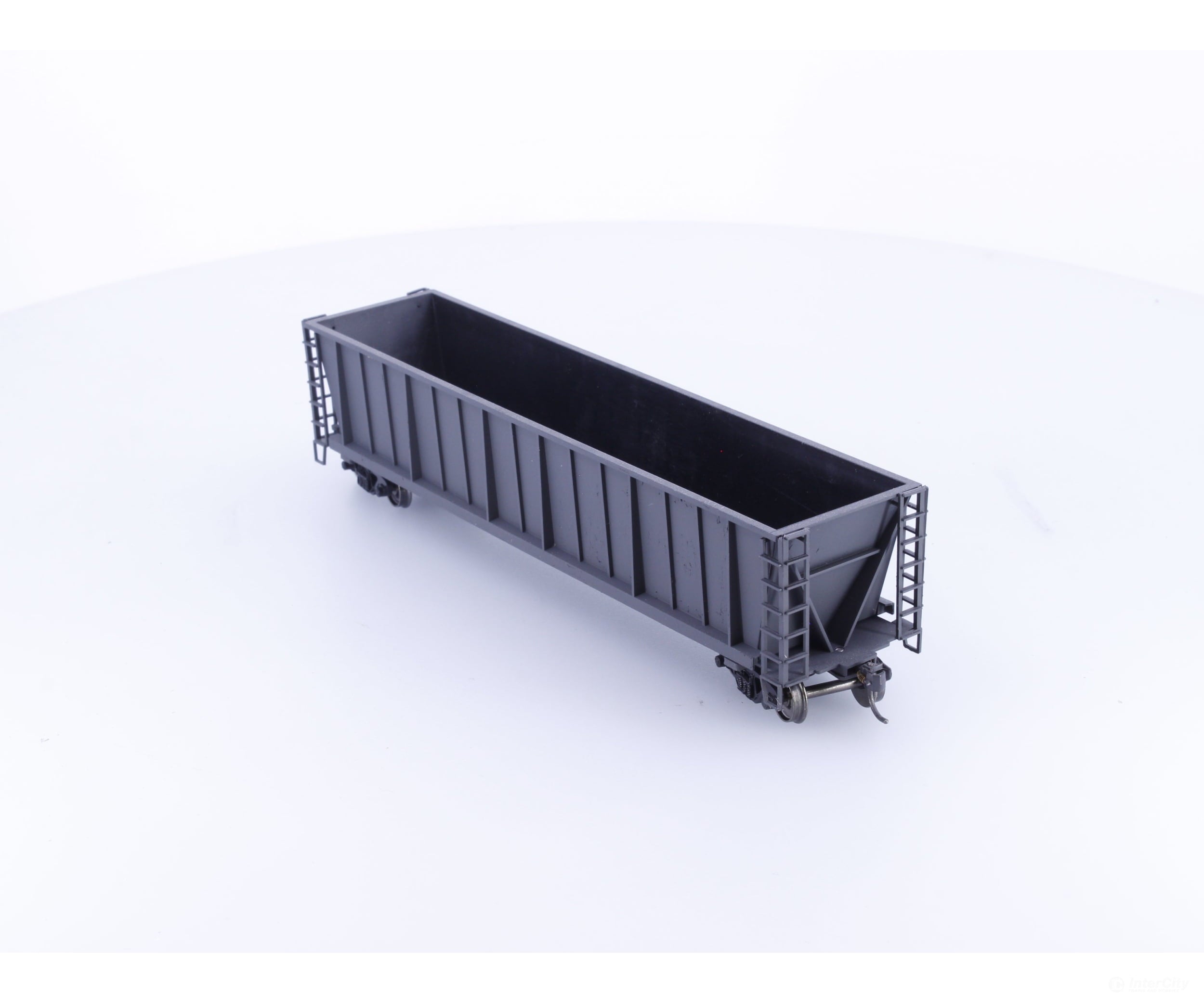 Roundhouse 1660 HO 50’ Bathtub Gondola #92 Undecorated - Freight Cars