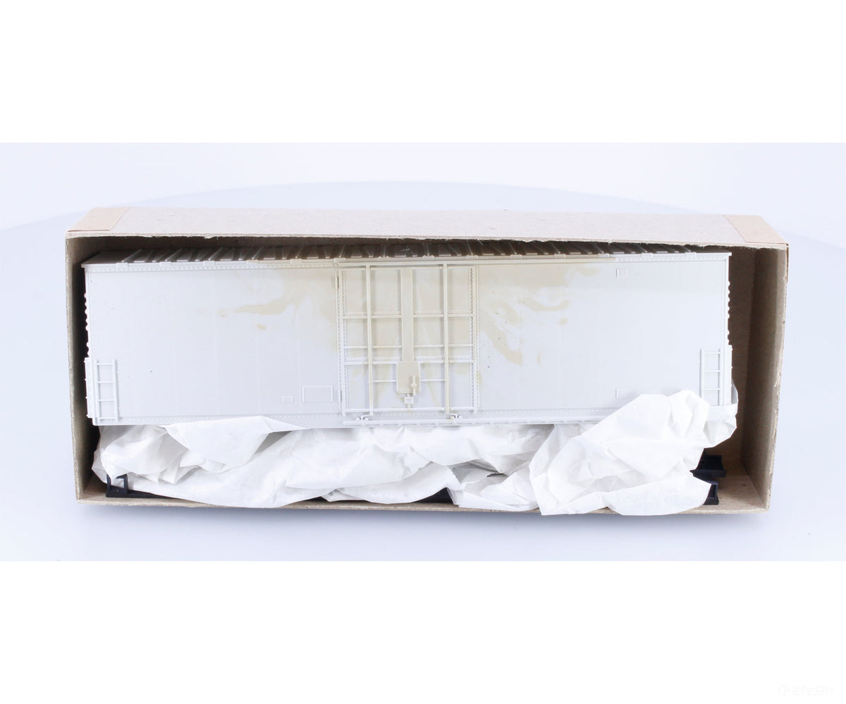 Roundhouse 1760 HO 50’ Hi-Cube Plug Door Box Car Kit Undecorated - Freight Cars