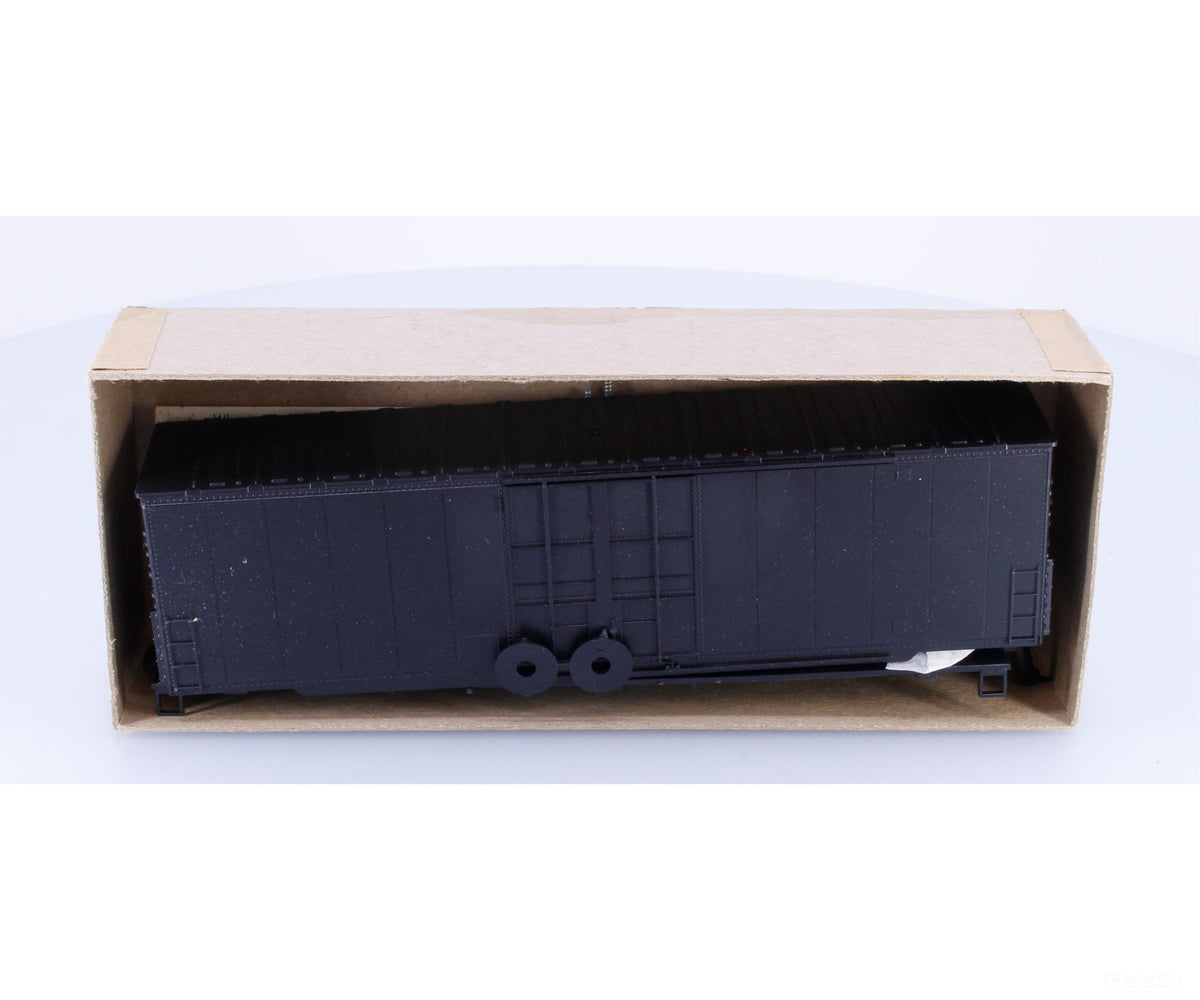 Roundhouse 1760 HO 50’ Plug Door Box Car Kit Undecorated - Freight Cars