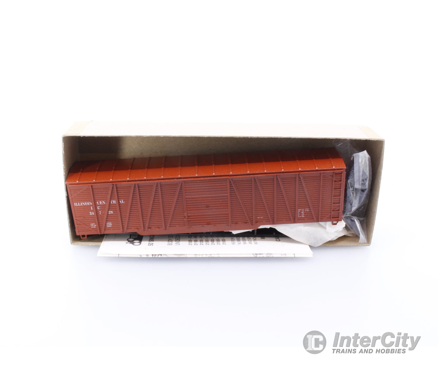 Roundhouse 2105 HO 50’ Box Car Kit Illinois Central (IC) 34728 Freight Cars