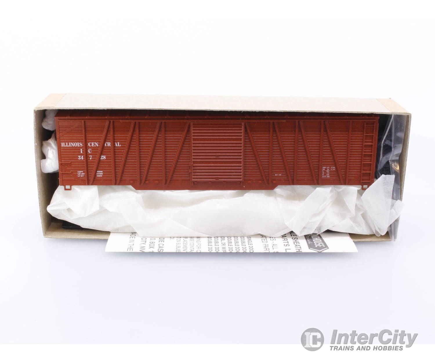 Roundhouse 2105 HO 50’ Single Door Box Car Kit Illinois Central (IC) 34728 Freight Cars