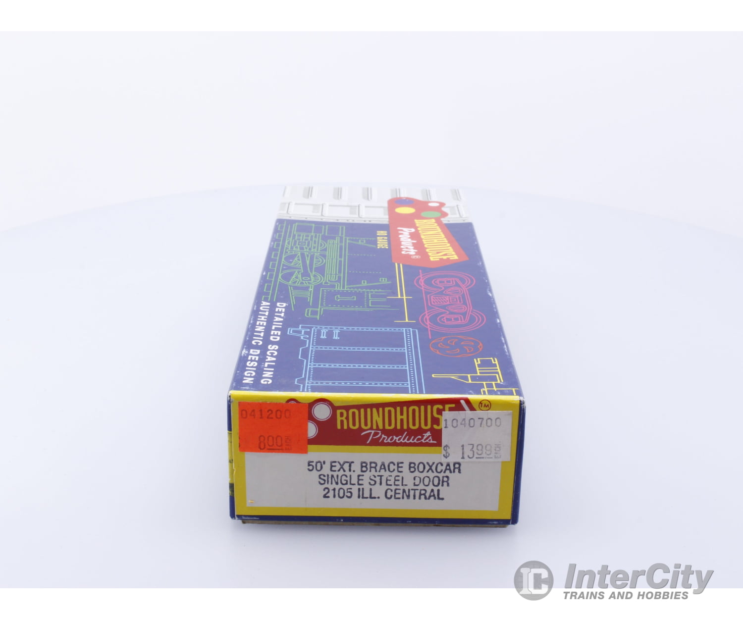 Roundhouse 2105 HO 50’ Single Door Box Car Kit Illinois Central (IC) 34728 Freight Cars