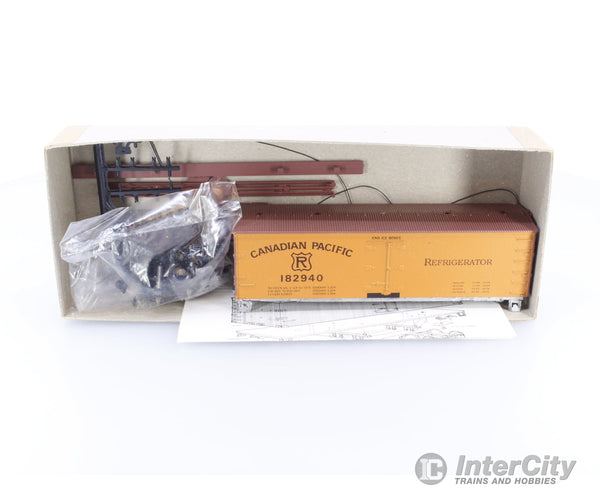 Roundhouse 3164 HO 40’ Reefer Kit Canadian Pacific (CP) 182940 Freight Cars