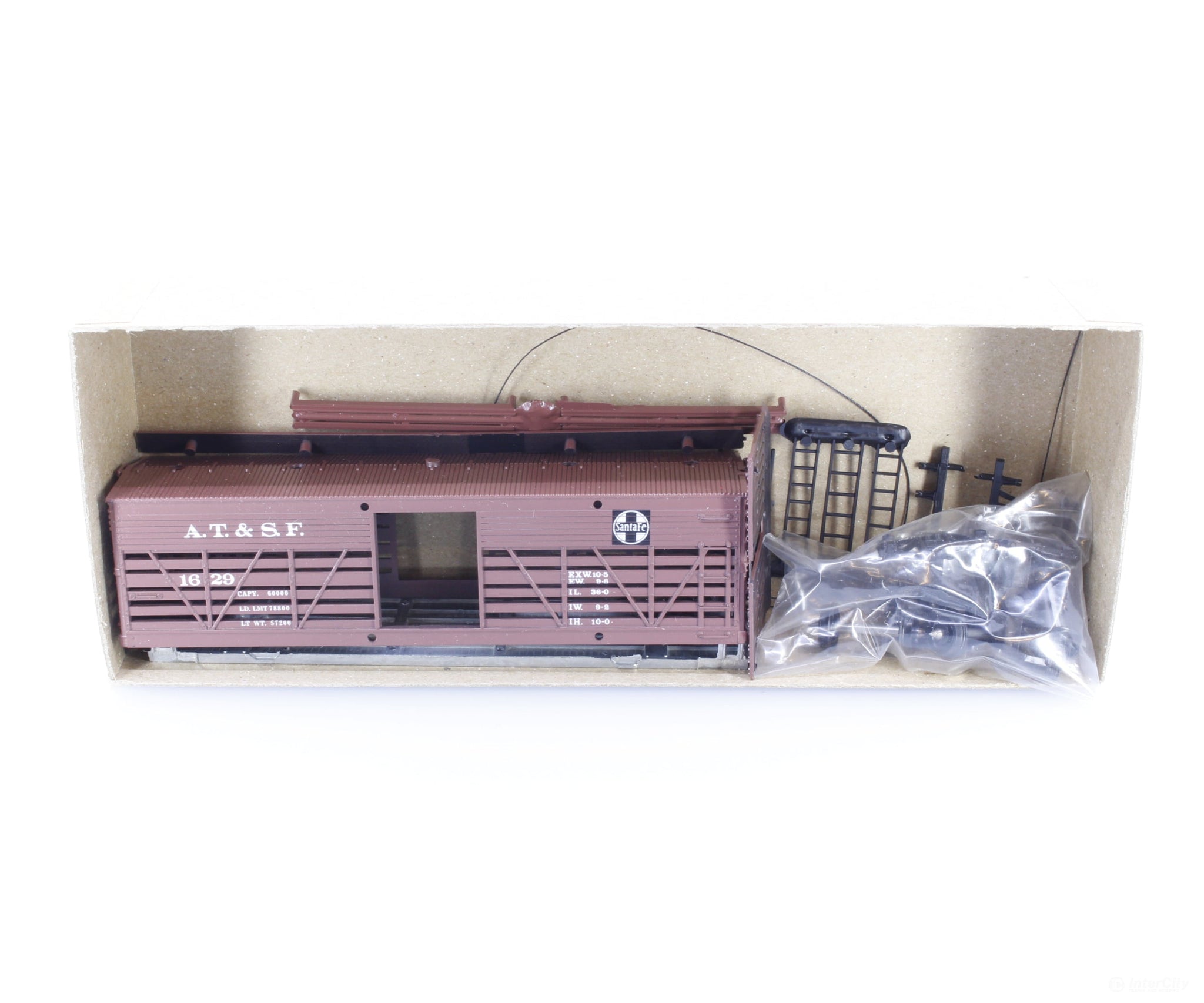 Roundhouse 3265 HO 36’ Stock Car kit Atchison Topeka and Santa Fe (ATSF) 1629 Freight Cars