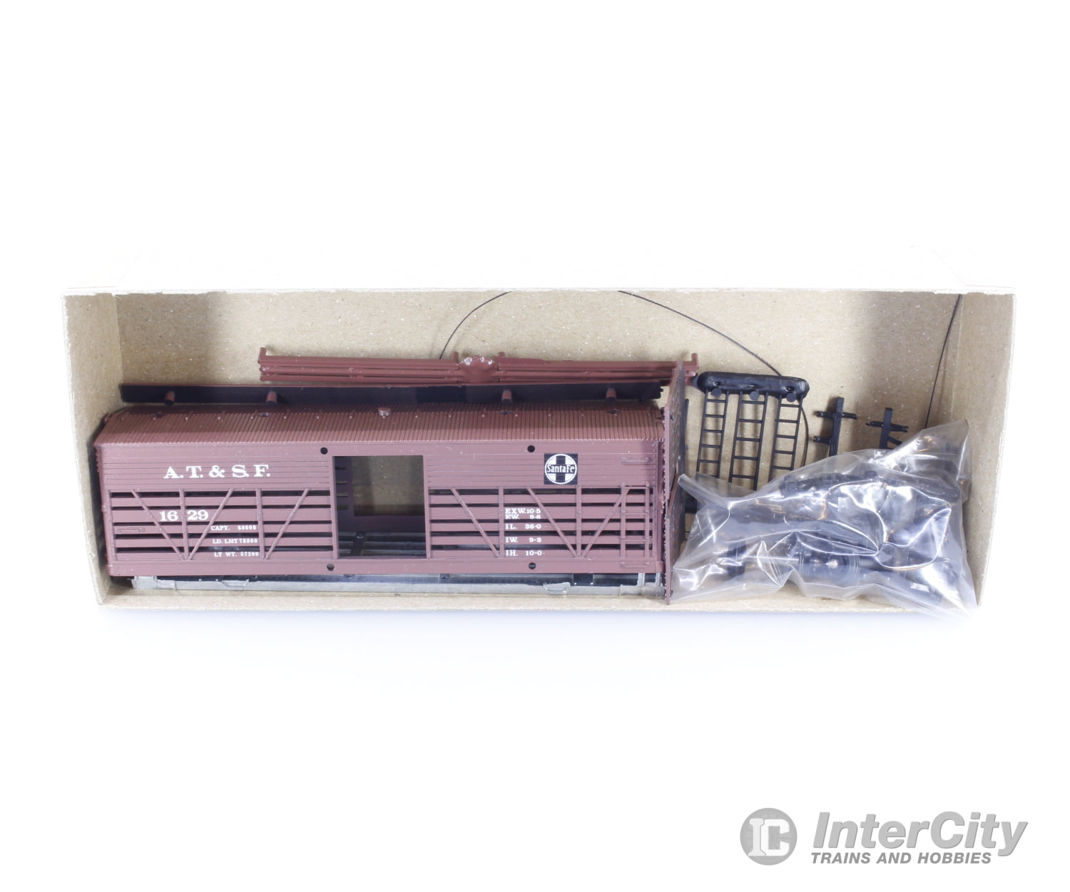 Roundhouse 3265 HO 36’ Stock Car kit Atchison Topeka and Santa Fe (ATSF) 1629 Freight Cars