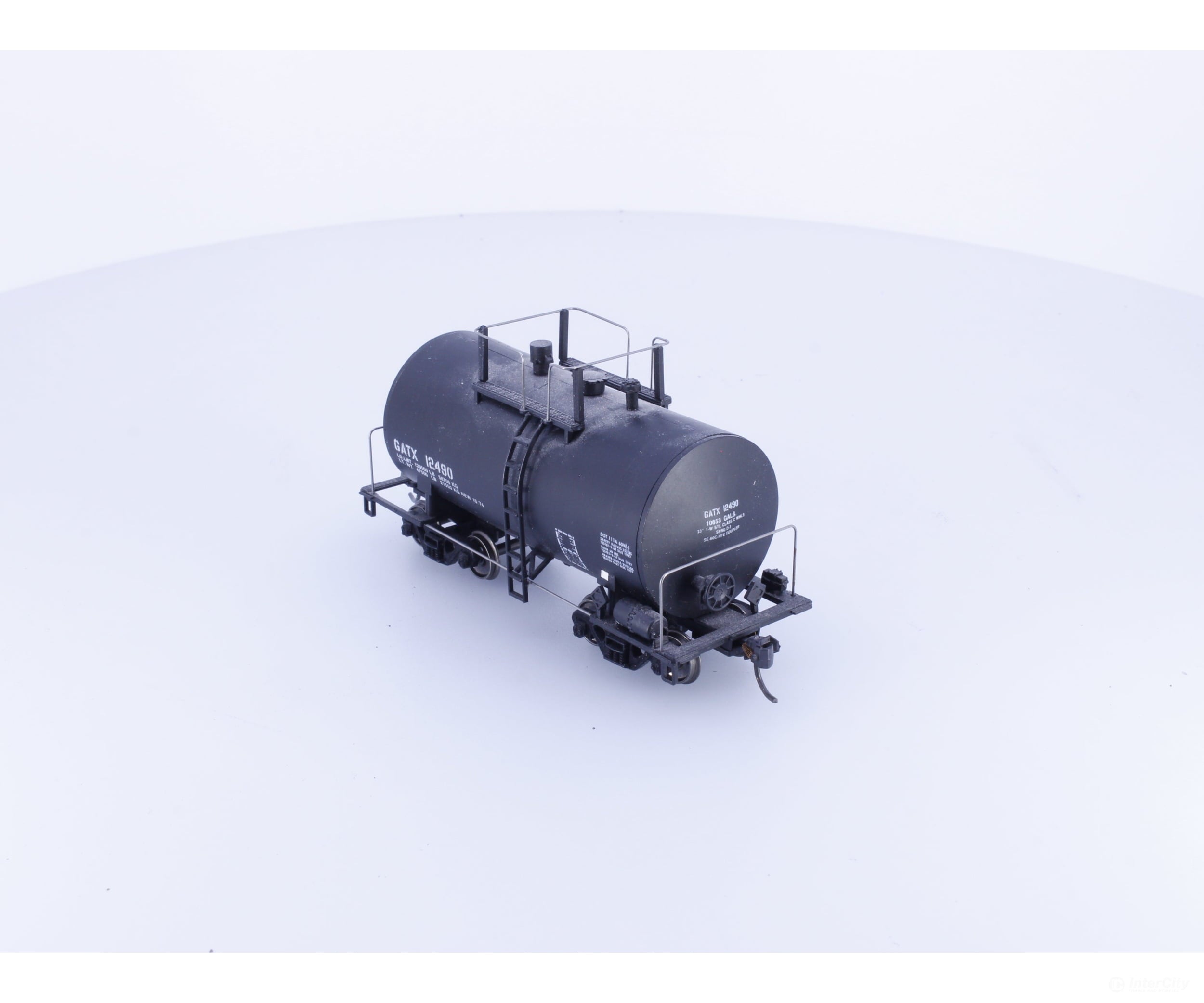 Roundhouse 3301 HO Shorty Tank Car #2 GATX Corporation (GATX) 12490 - Freight Cars