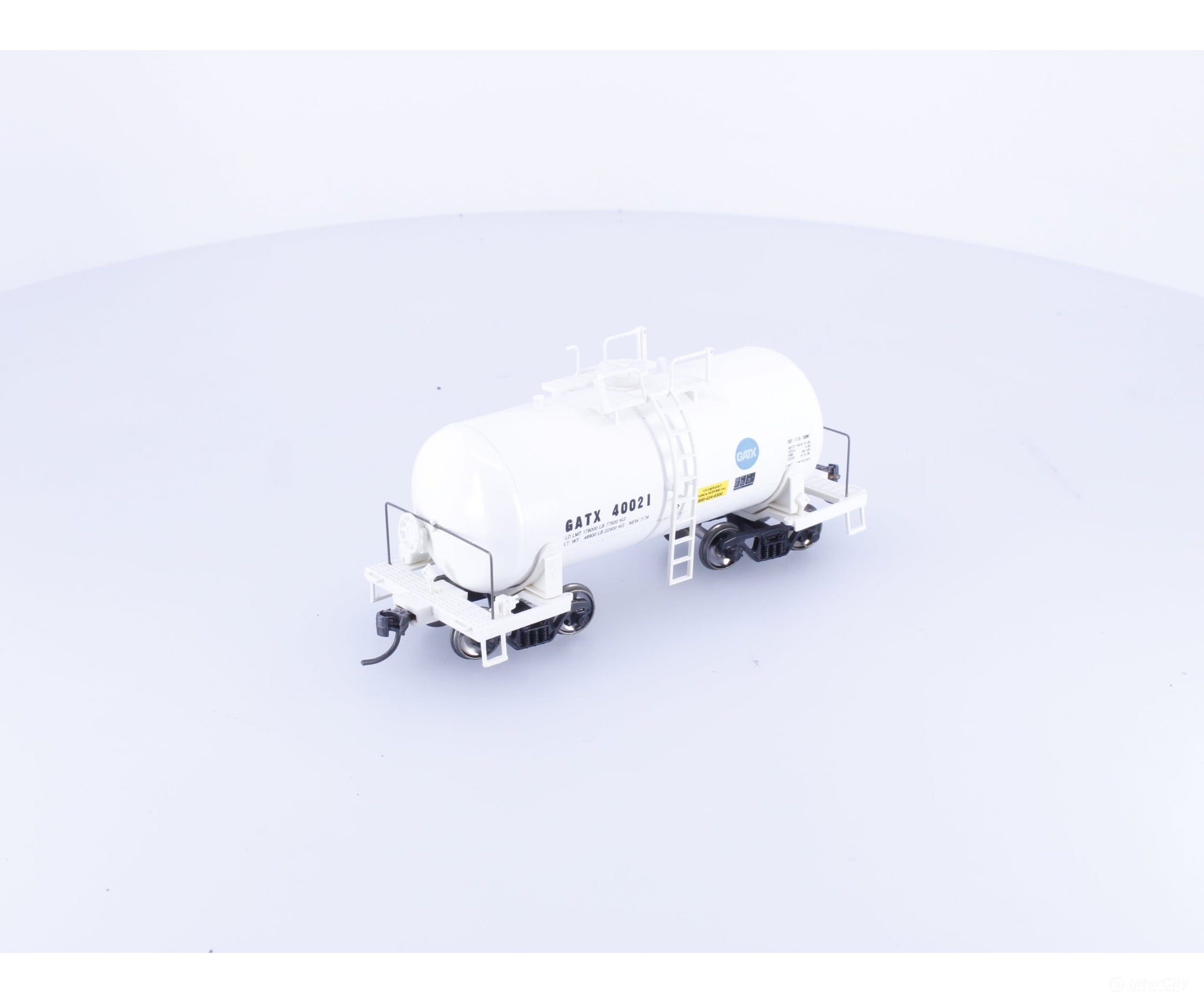 Roundhouse 3304 HO Shorty Tank Car GATX Corporation (GATX) 40021 - Freight Cars