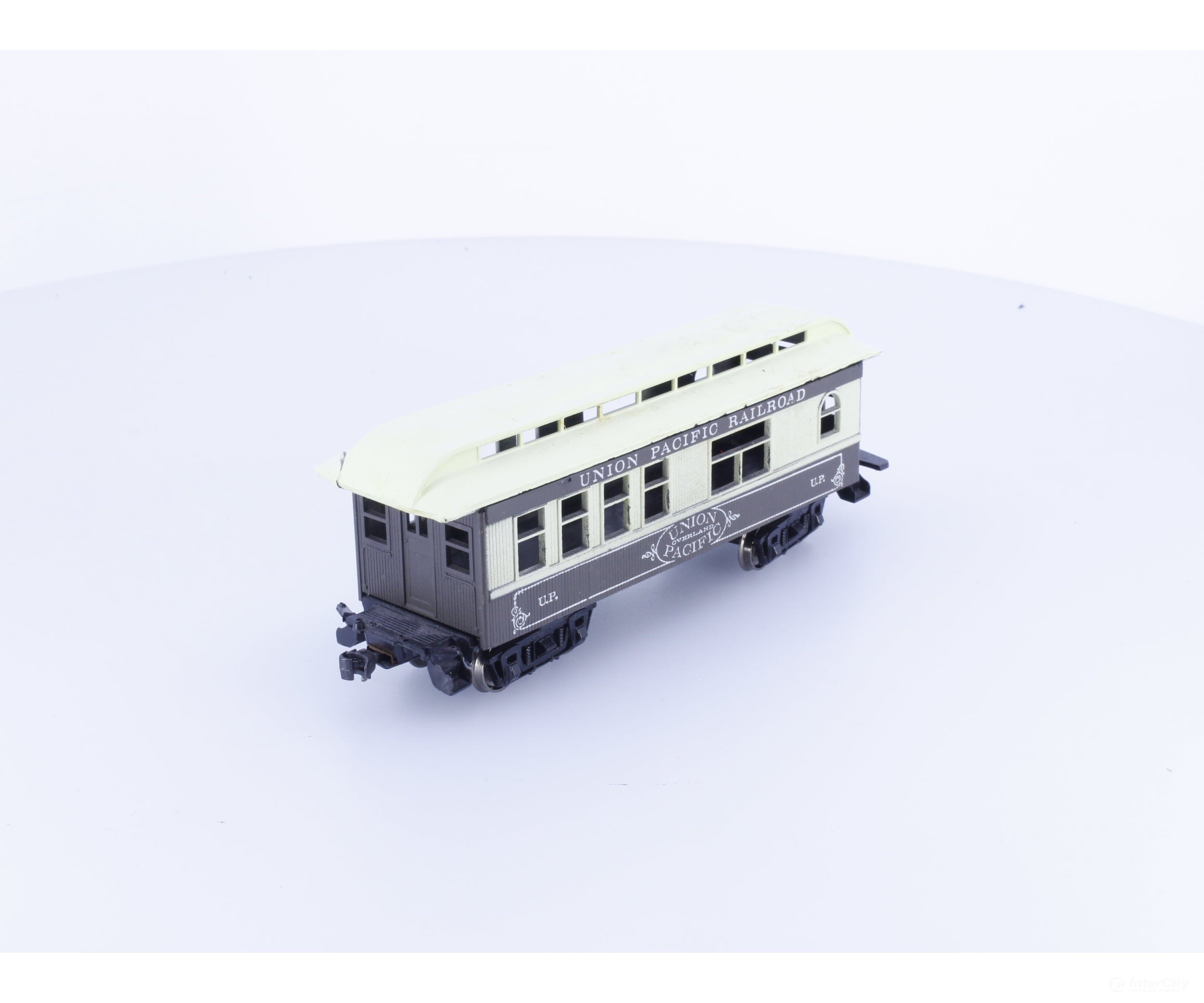 Roundhouse 3733 HO Overton Observation Coach Union Pacific (UP) UP - Passenger Cars