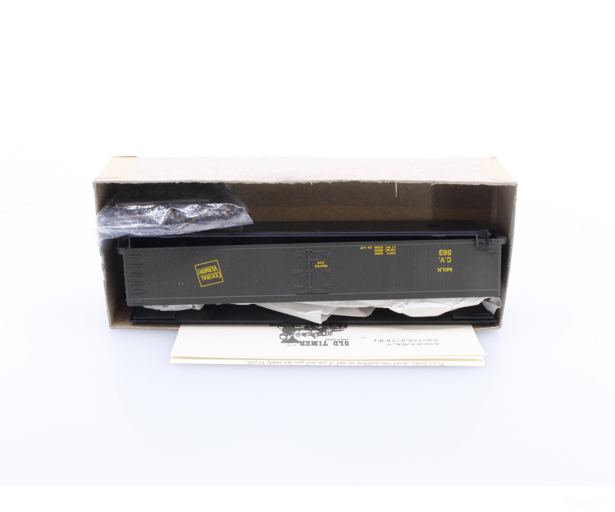 Roundhouse 4910-1 HO 50’ Express Reefer Kit Vermont Railway (VTR) 563 Freight Cars