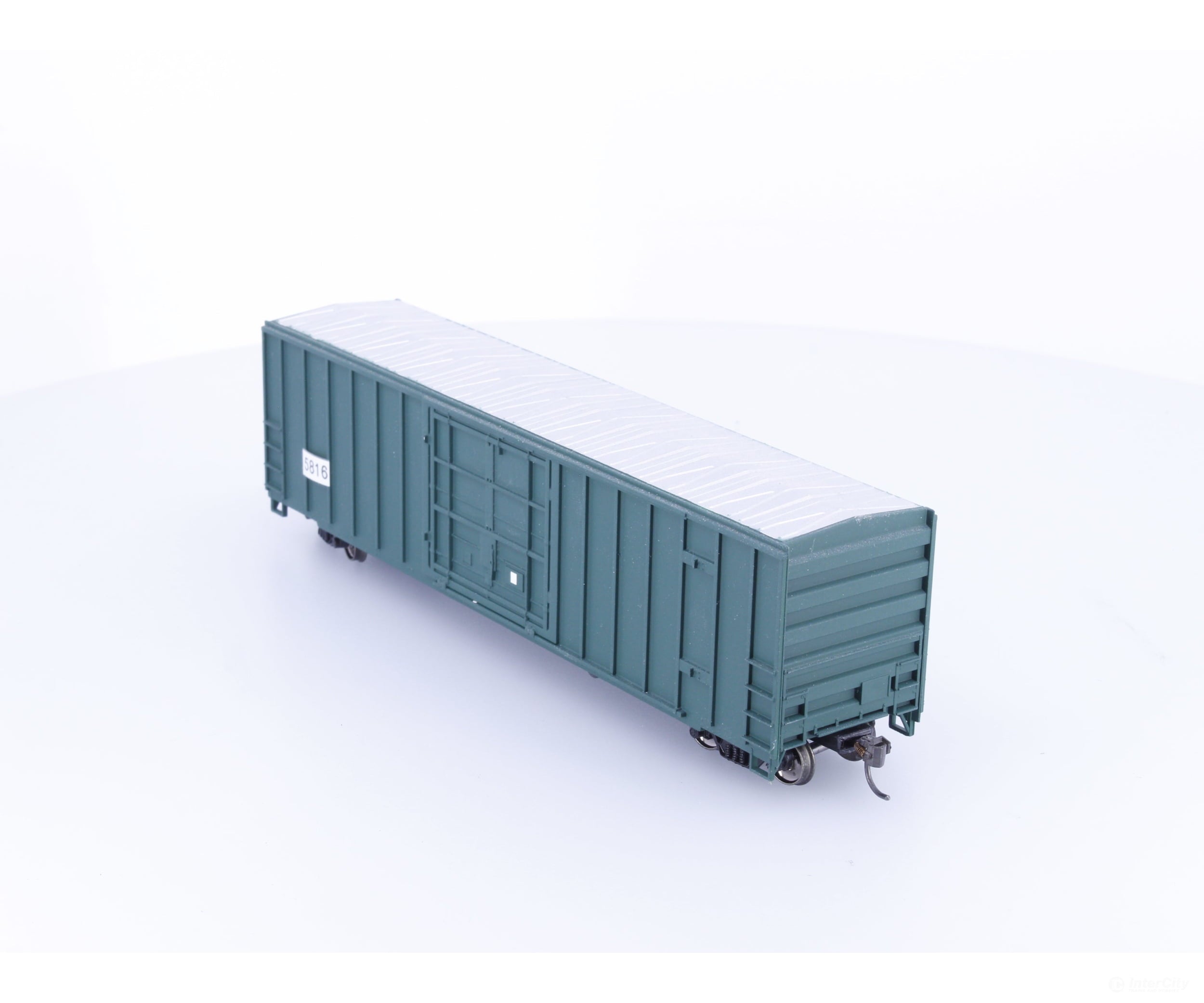 Roundhouse 5816 HO 50’ Plug Door Boxcar Undecorated 5816 - Freight Cars