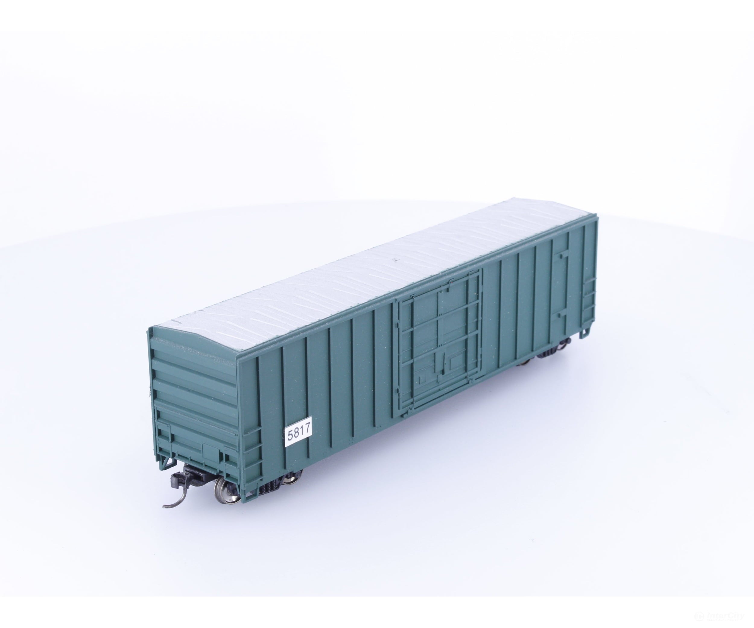 Roundhouse 5817 HO 50’ Plug Door Boxcar Undecorated 5817 - Freight Cars