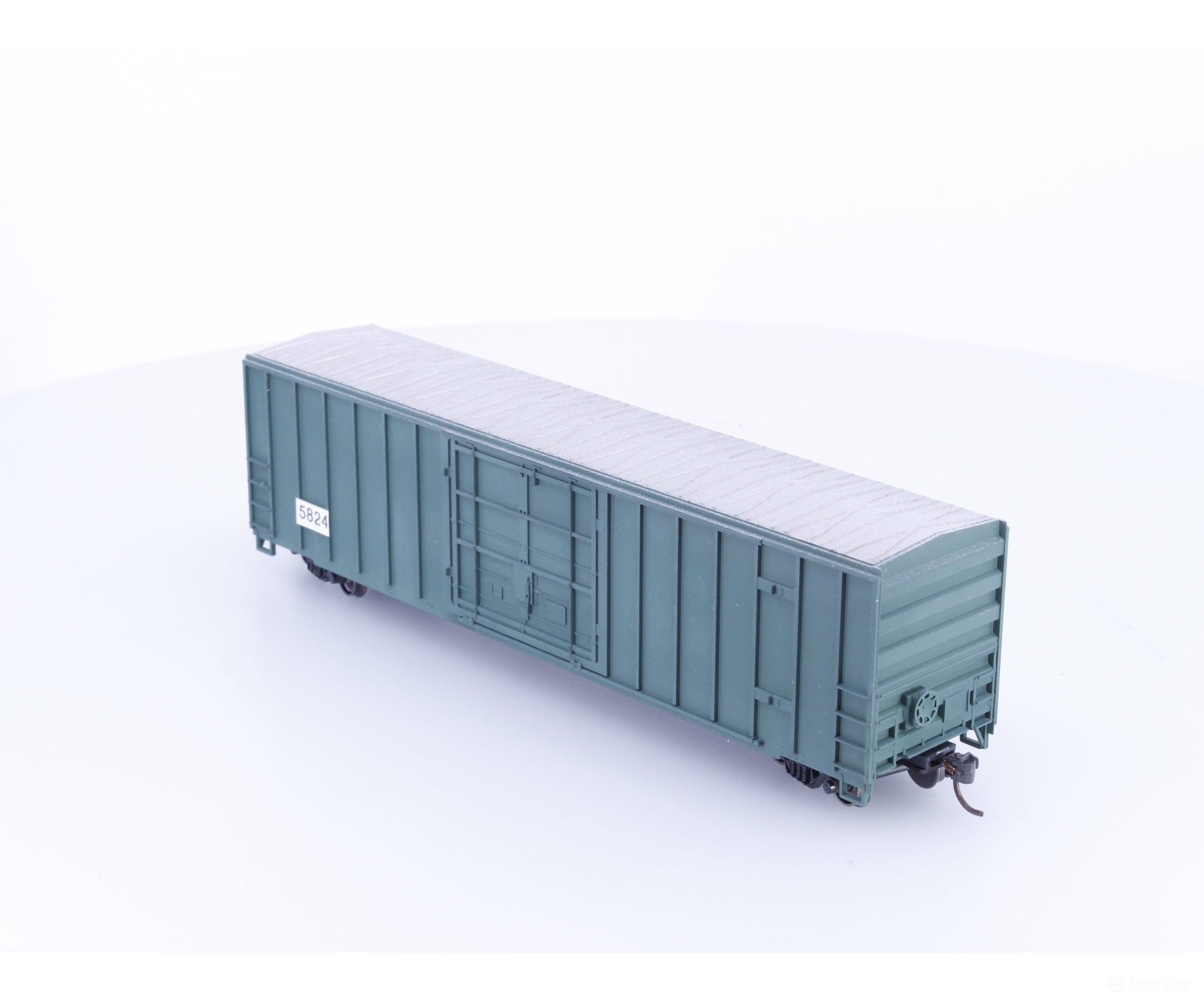 Roundhouse 5824 HO 50’ Plug Door Boxcar Undecorated 5824 - Freight Cars