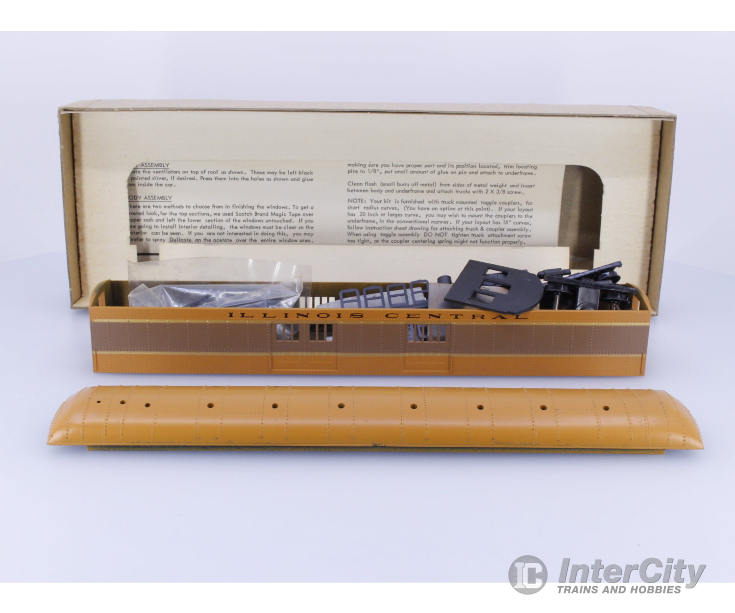 Roundhouse 6026 HO Harriman Baggage Car Illinois Central (IC) Passenger Cars