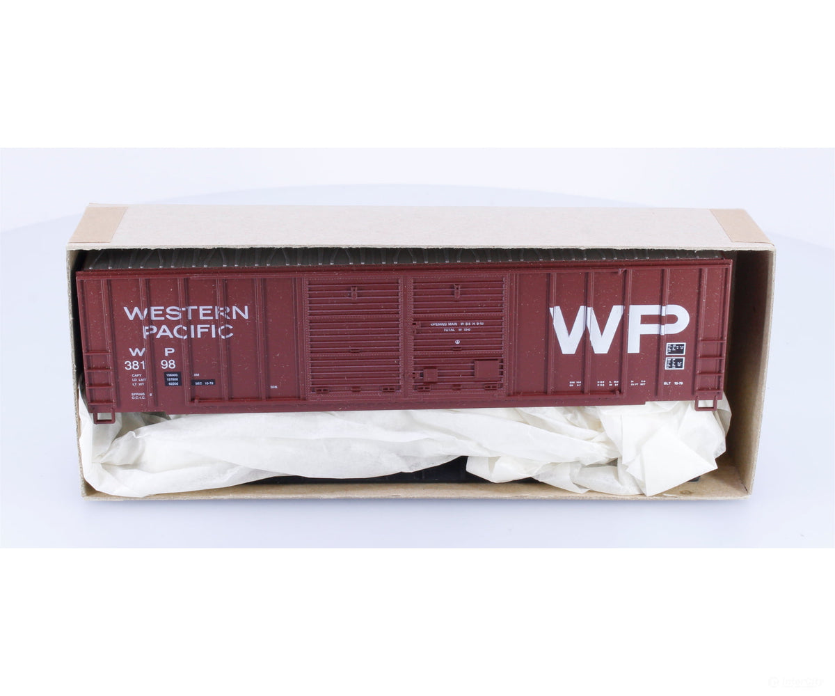 Roundhouse 7746 HO 50’ Double Door Rib Side Box Car Kit Western Pacific (WP) 38198 - Freight Cars