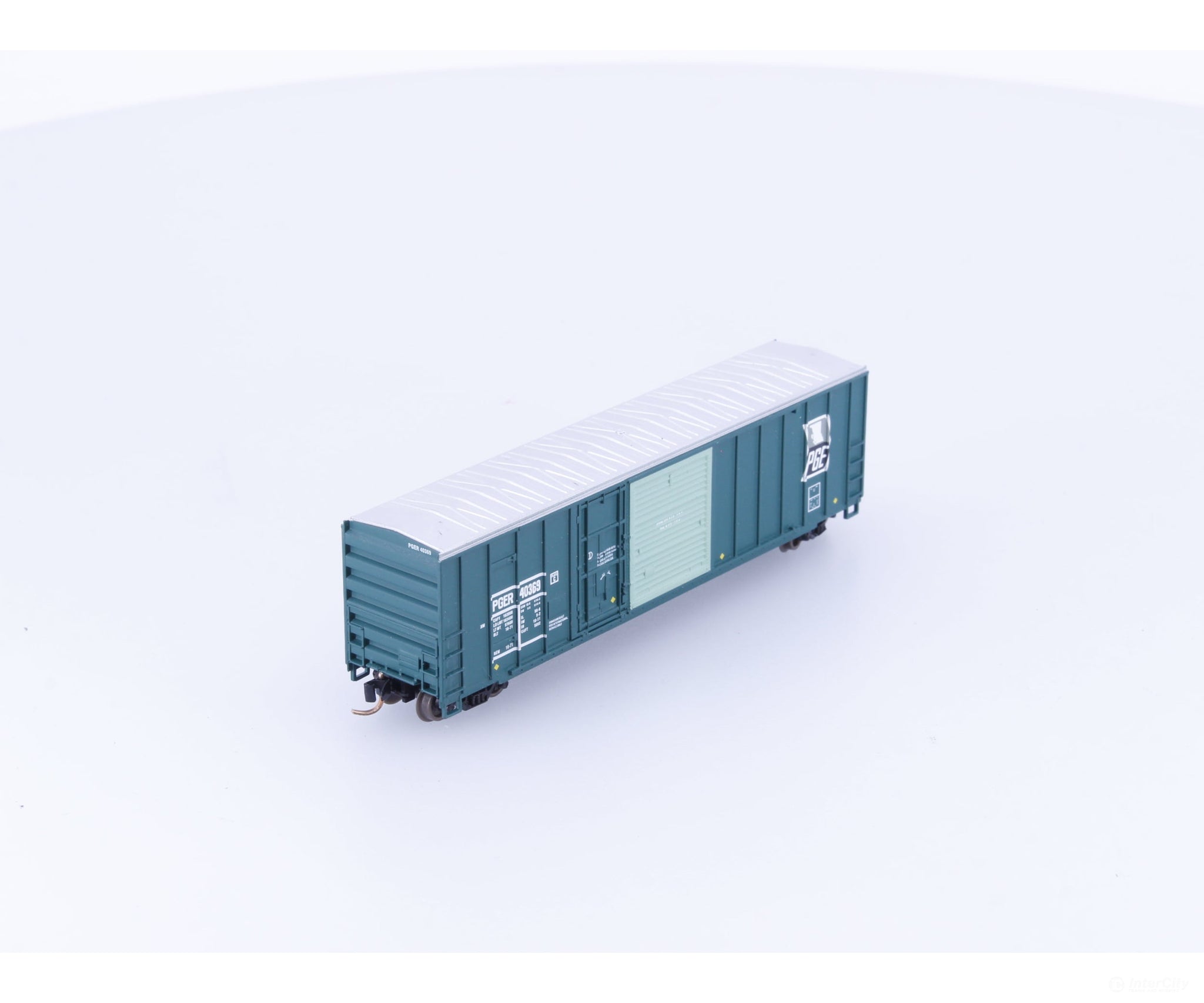 Roundhouse 82302 N 50’ FMC Combo-Door Box Car Pacific Great Eastern (PGE) 40369 - Freight Cars