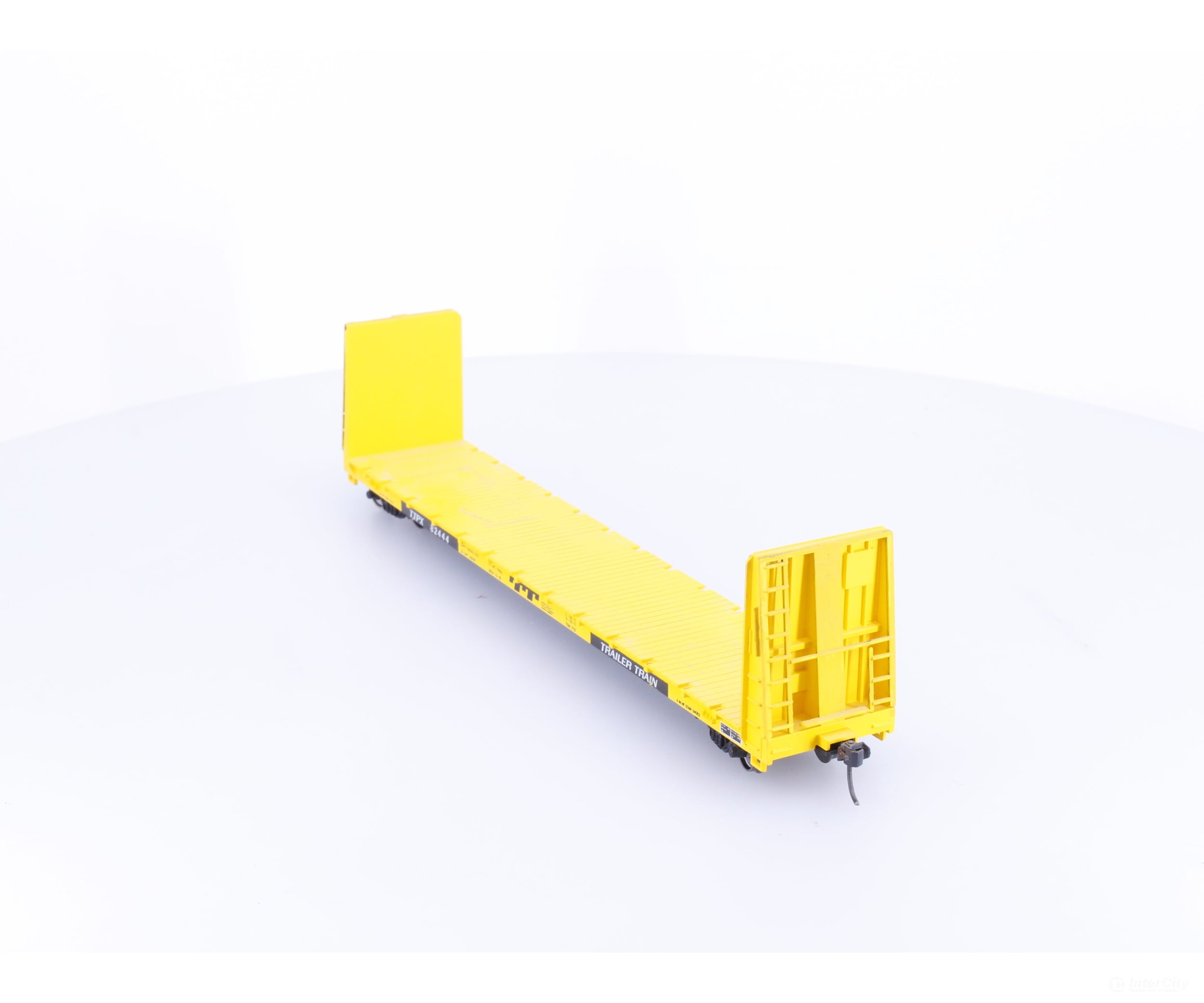 Roundhouse 82444 HO 60’ Bulkhead Flat Car (TTPX) Trailer Train TTX Corp. (TTX) 82444 - Freight Cars